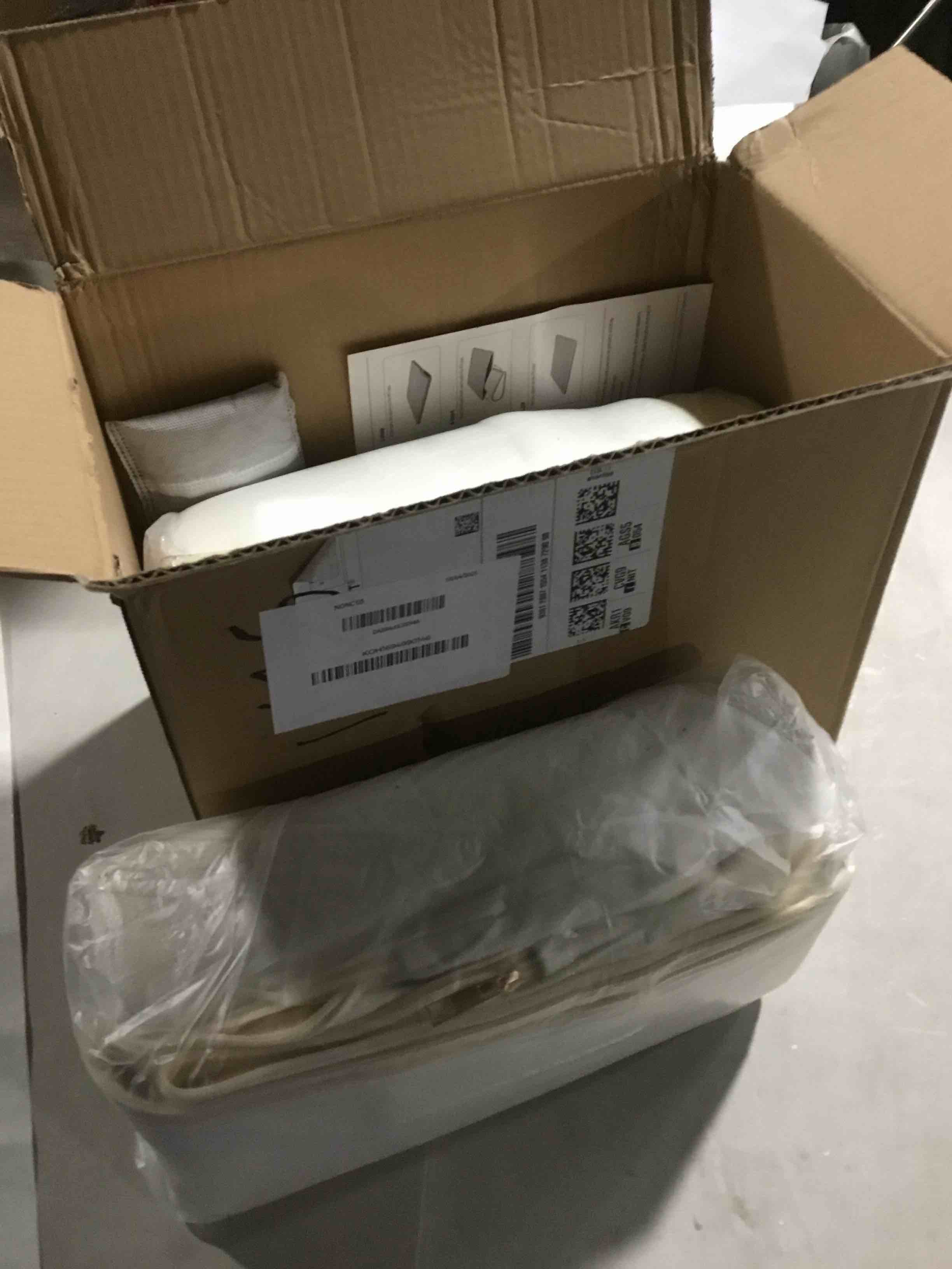 https://s3.amazonaws.com/lotting-images-prod/bidfta/PNK1814284_1742496851064.jpeg