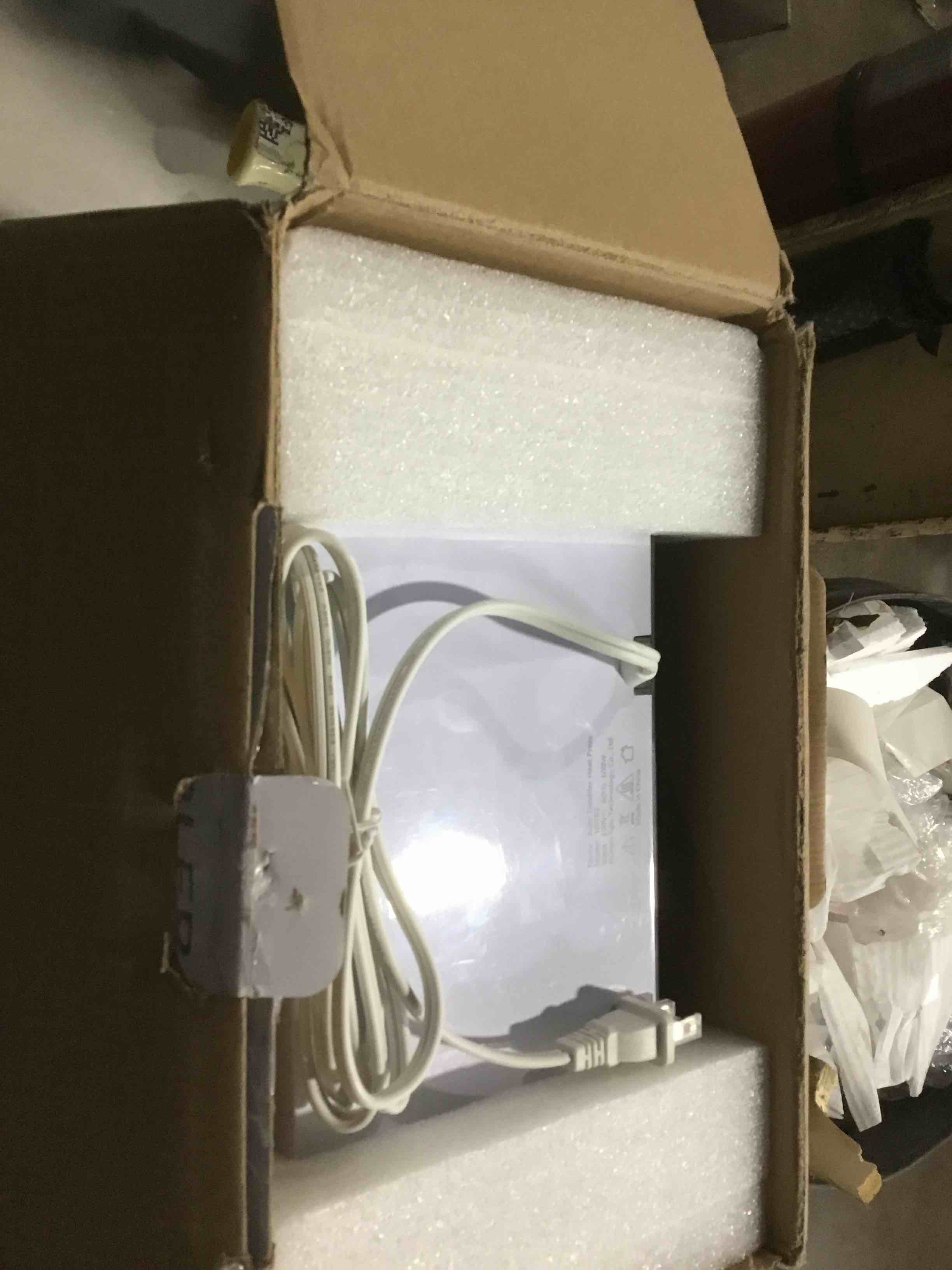 https://s3.amazonaws.com/lotting-images-prod/bidfta/PNK1814937_1742999360934.jpeg