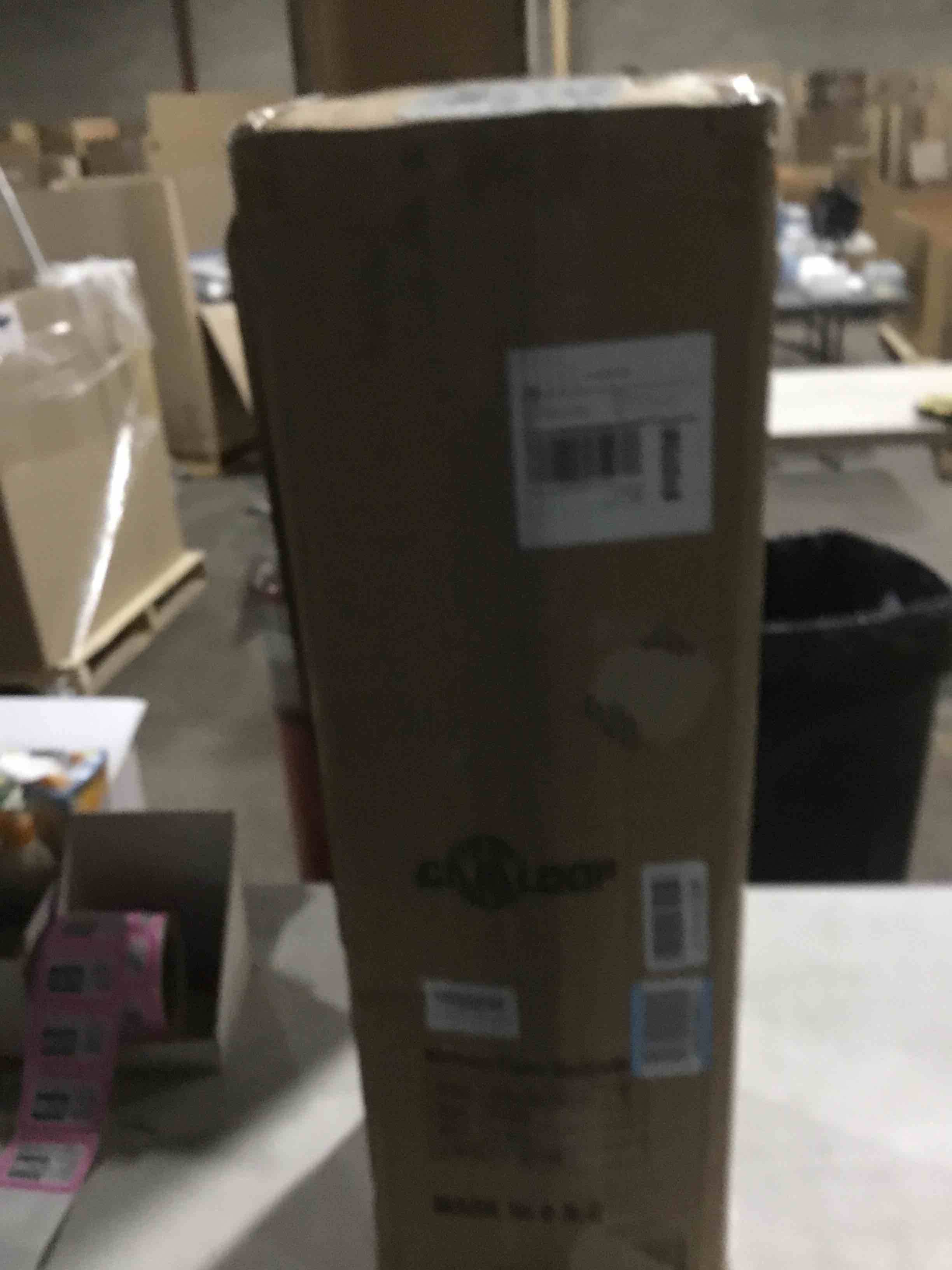 https://s3.amazonaws.com/lotting-images-prod/bidfta/PNK1815248_1743160404239.jpeg