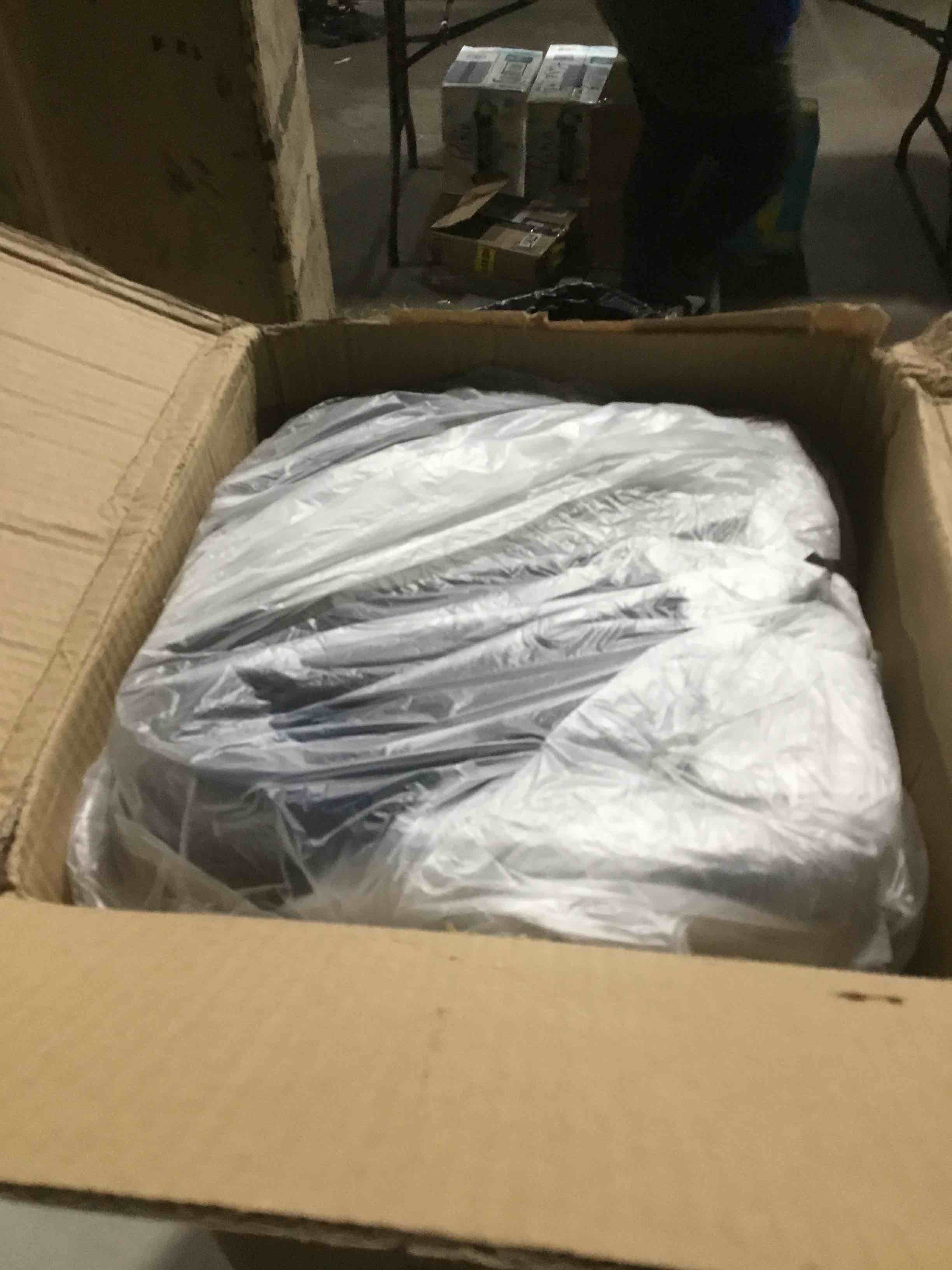 https://s3.amazonaws.com/lotting-images-prod/bidfta/PNK1815458_1743436378762.jpeg