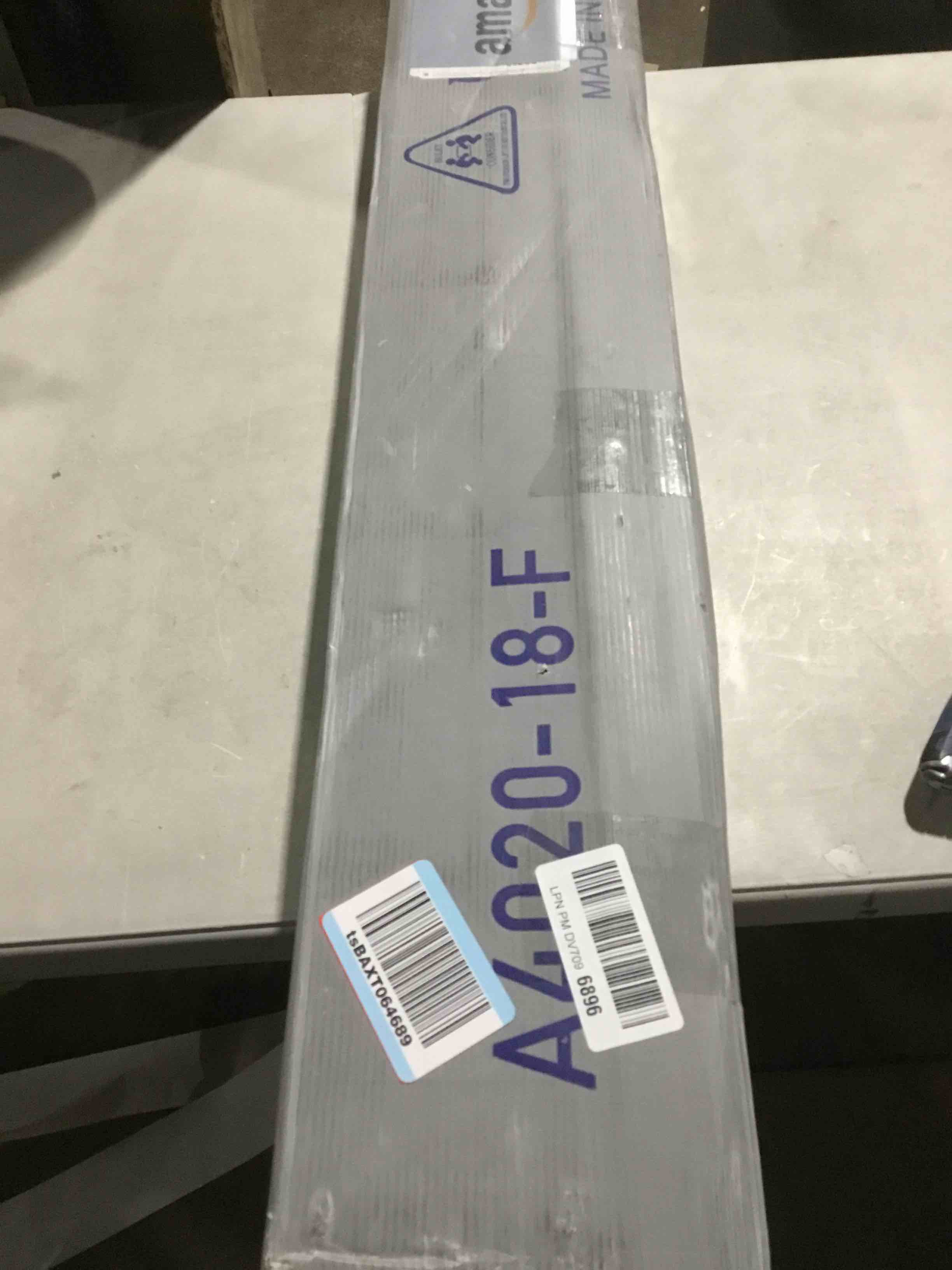https://s3.amazonaws.com/lotting-images-prod/bidfta/PNK1815762_1743595620010.jpeg