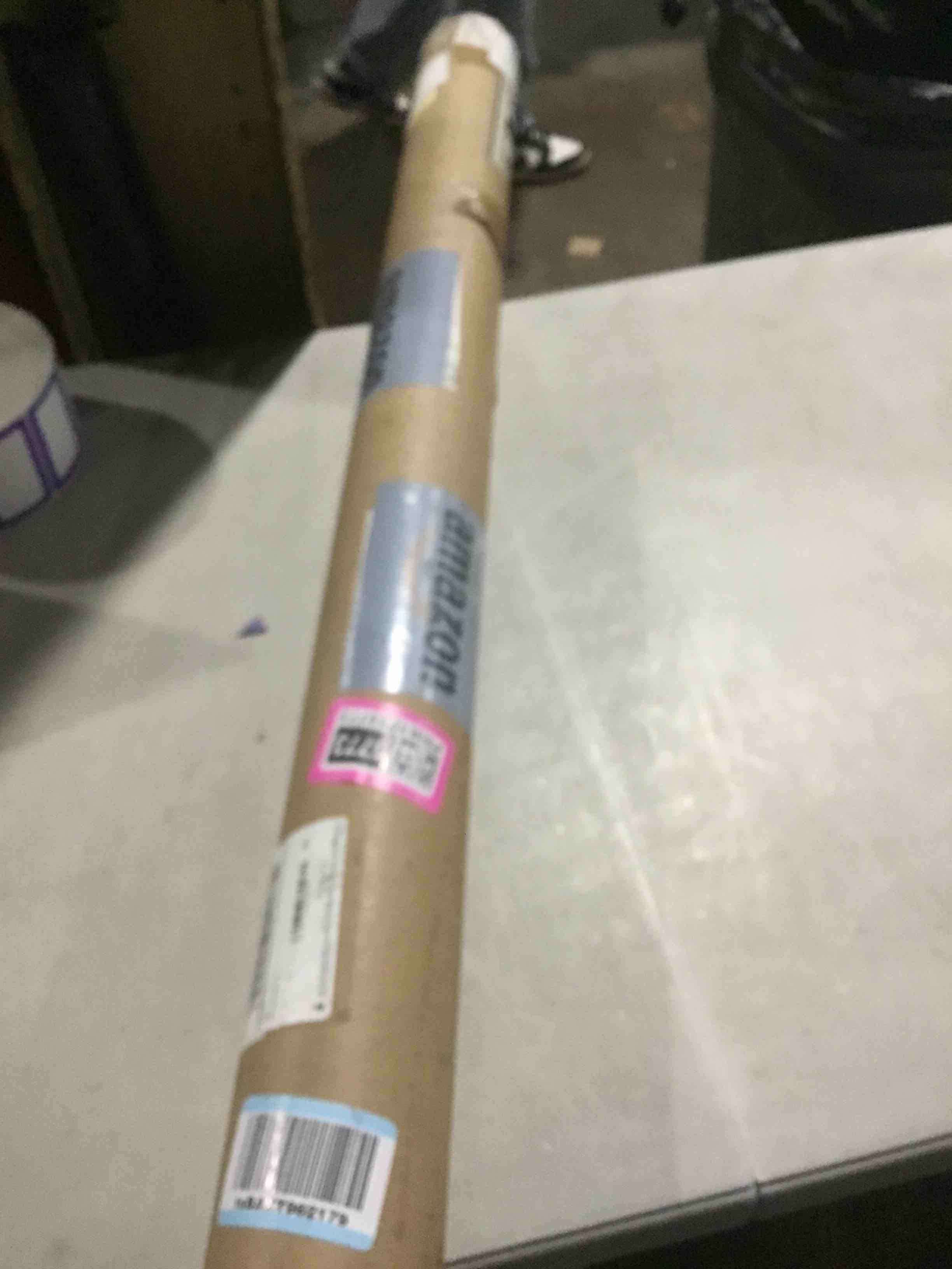 https://s3.amazonaws.com/lotting-images-prod/bidfta/PNK1815773_1743596204155.jpeg