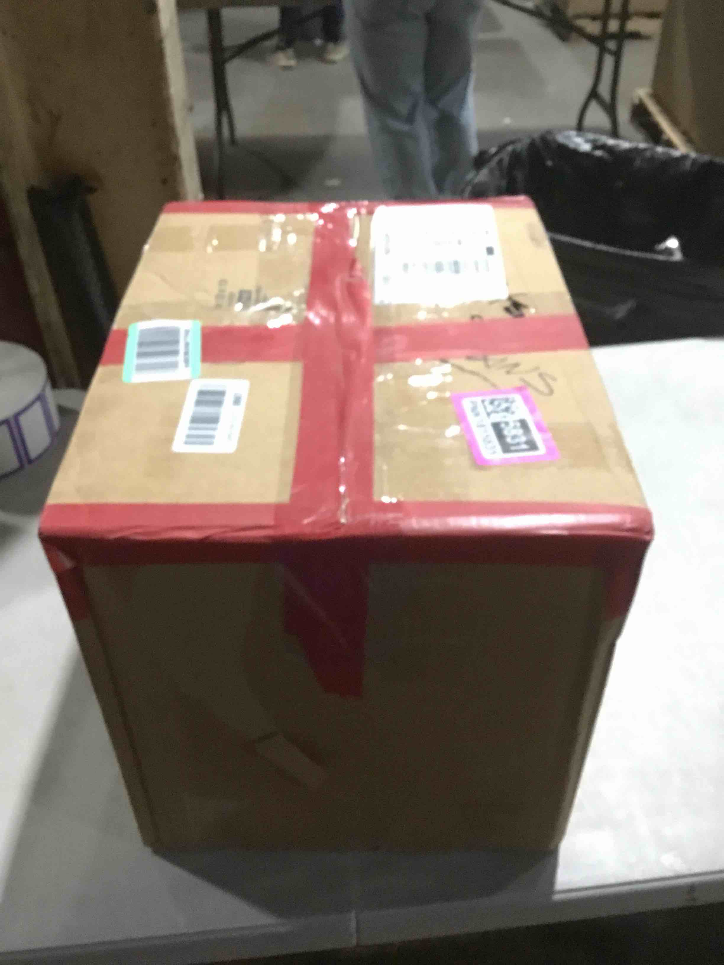 https://s3.amazonaws.com/lotting-images-prod/bidfta/PNK1815831_1743601639691.jpeg