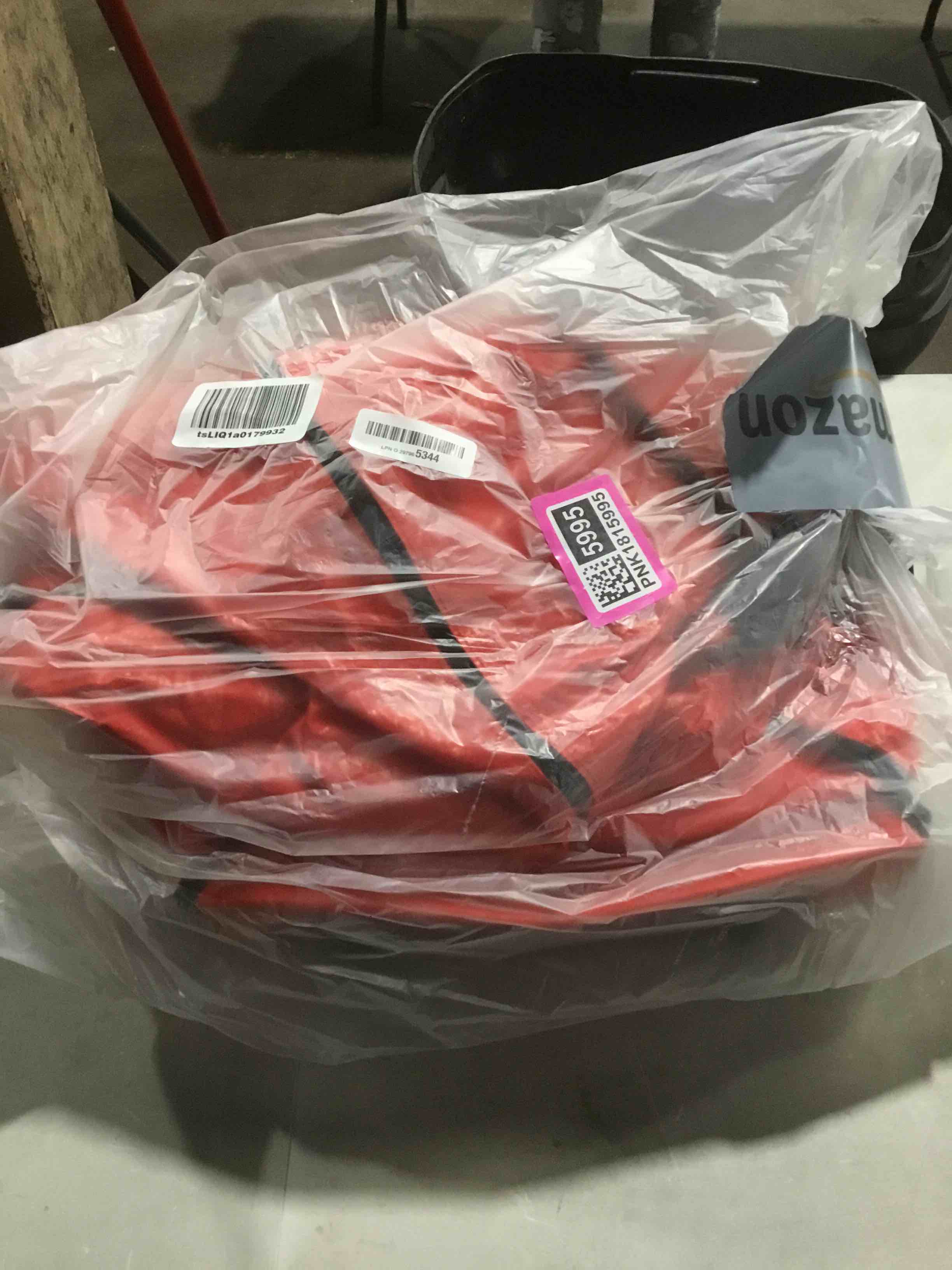https://s3.amazonaws.com/lotting-images-prod/bidfta/PNK1815995_1743681036755.jpeg