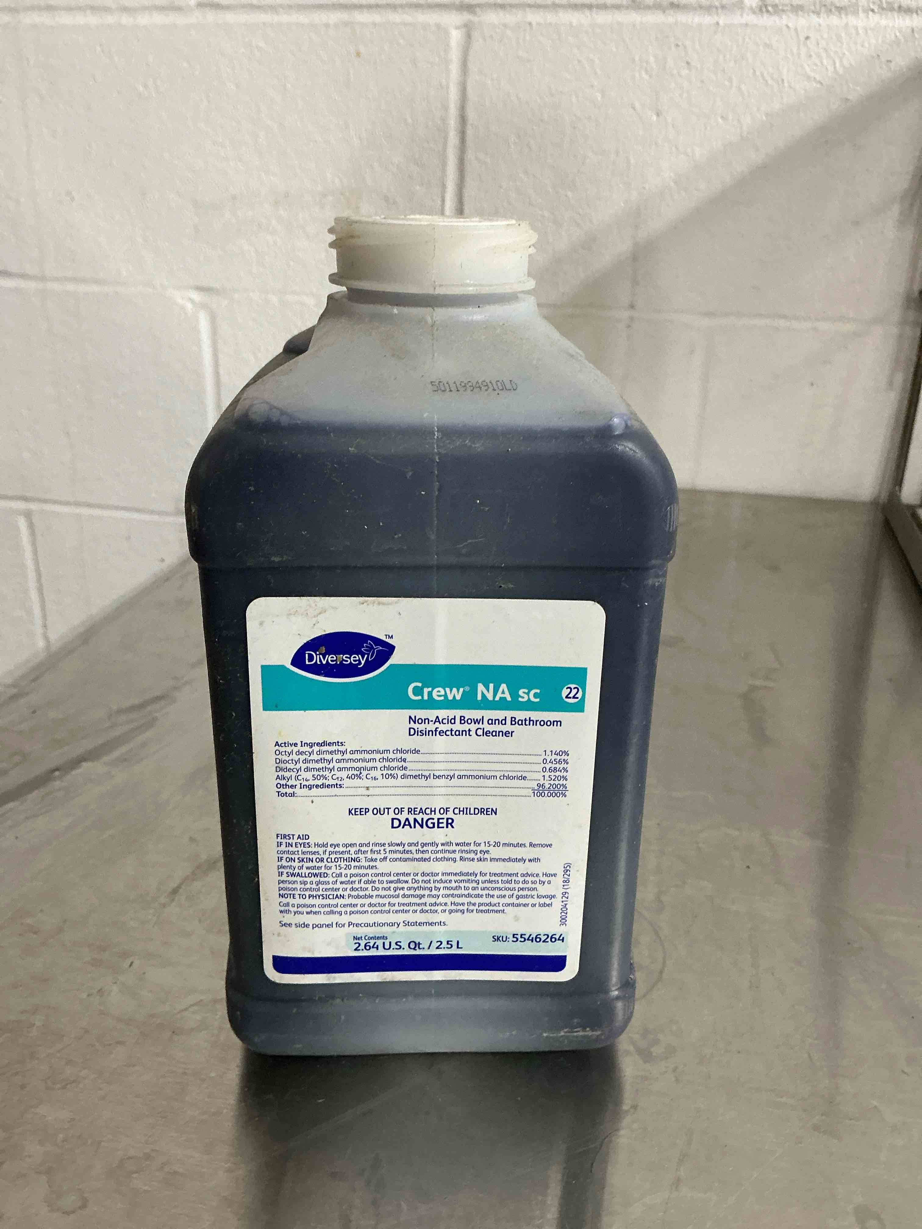 Condition photo showing Good Condition for diversity crew na sc 22 Diversey Crew Bath Cleaner & Scale Remover, Liquid 2.64 us quarts 