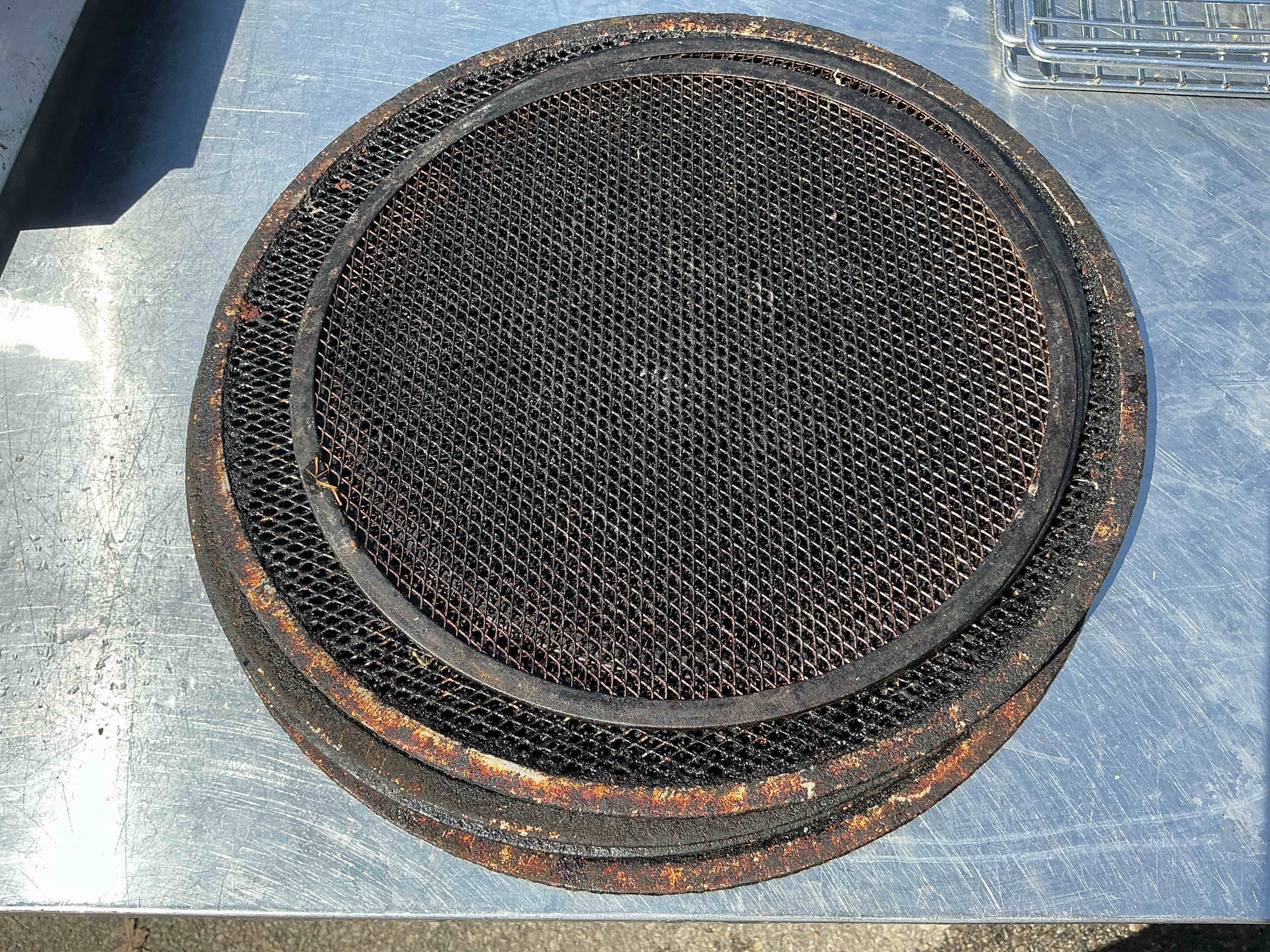 Condition photo showing As Is for assorted mesh pizza screens 