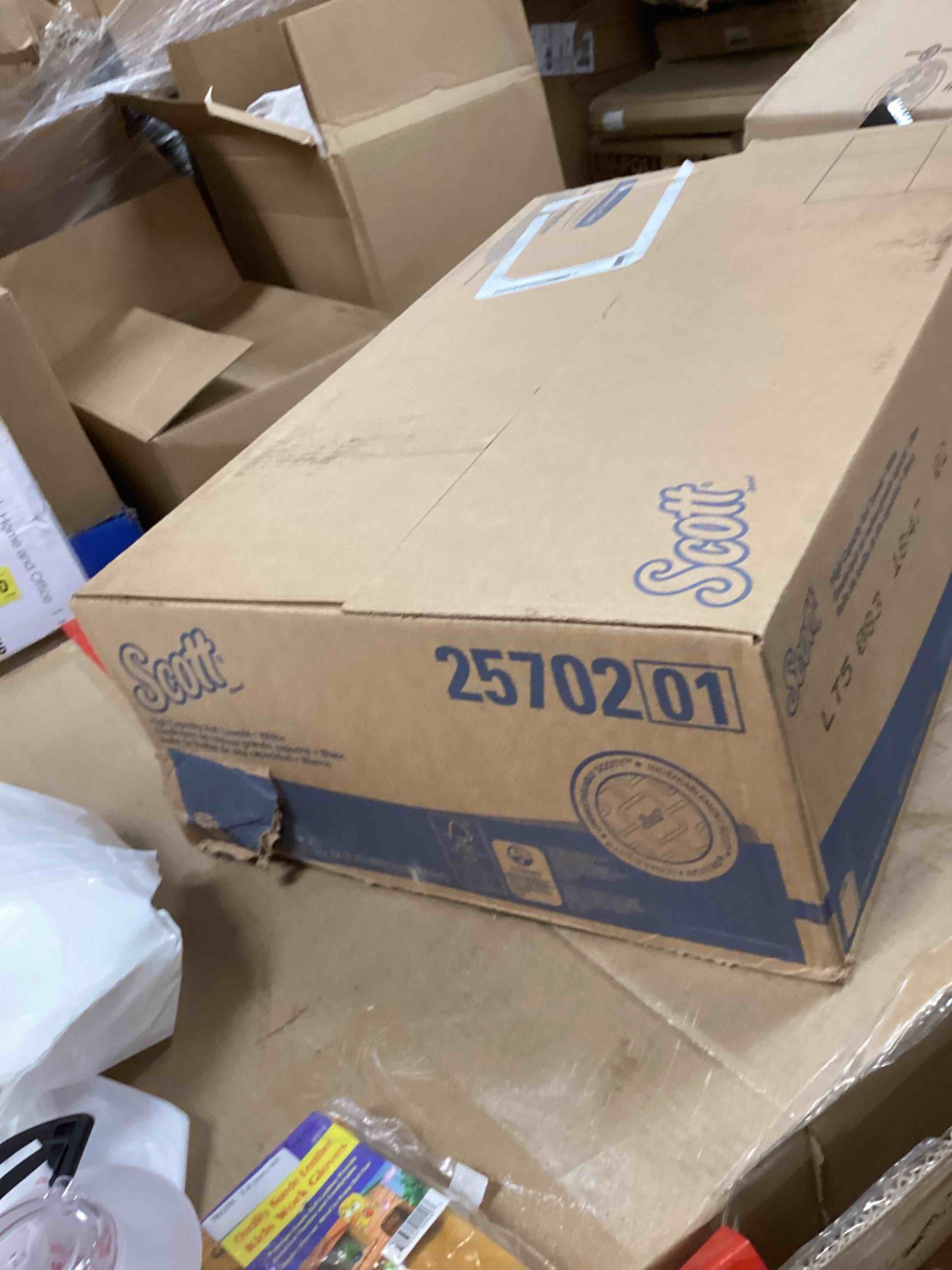 https://s3.amazonaws.com/lotting-images-prod/bidfta/PNK1822568_1746390745914.jpeg