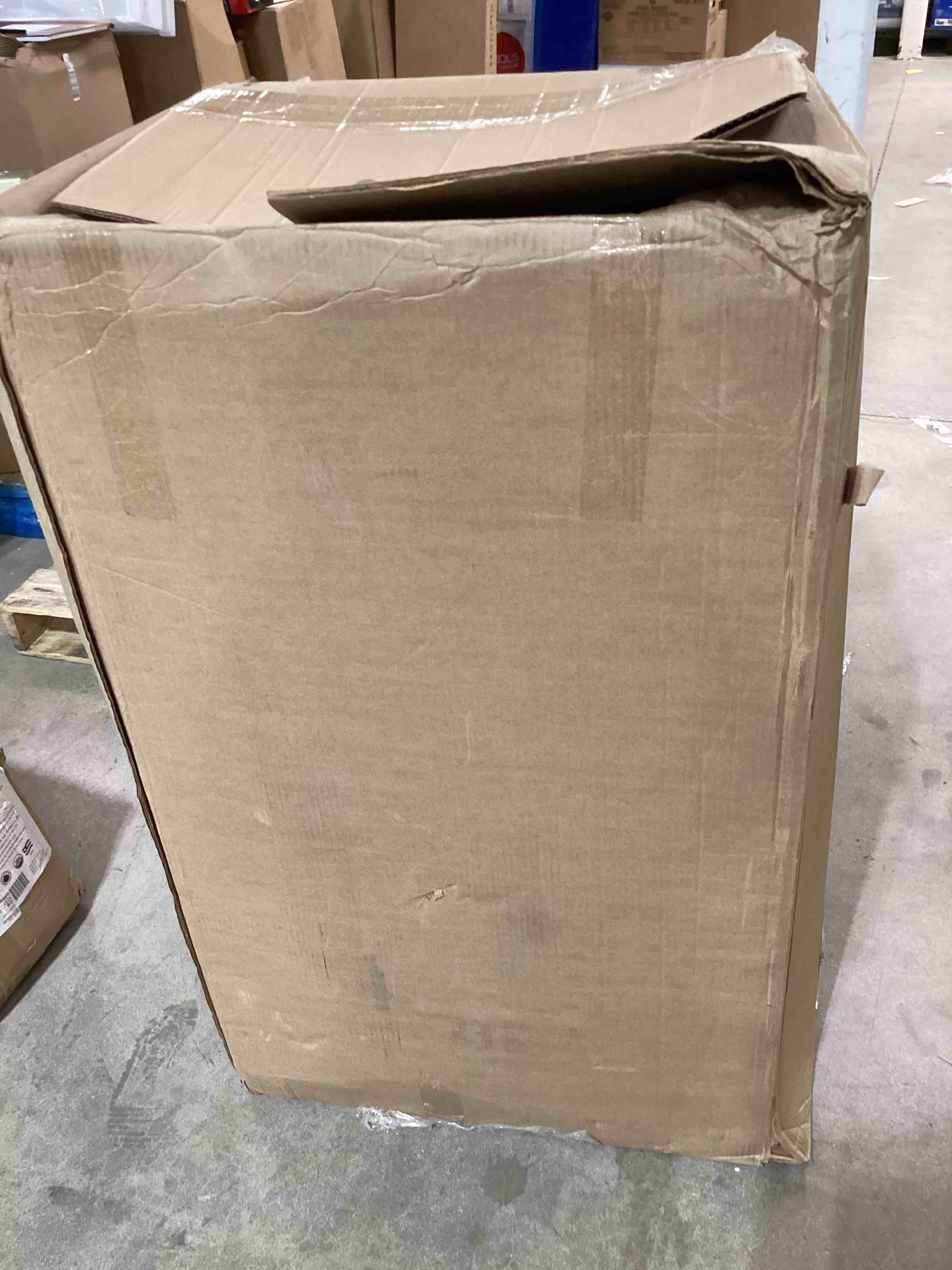https://s3.amazonaws.com/lotting-images-prod/bidfta/PNK1822616_1746463014588.jpeg