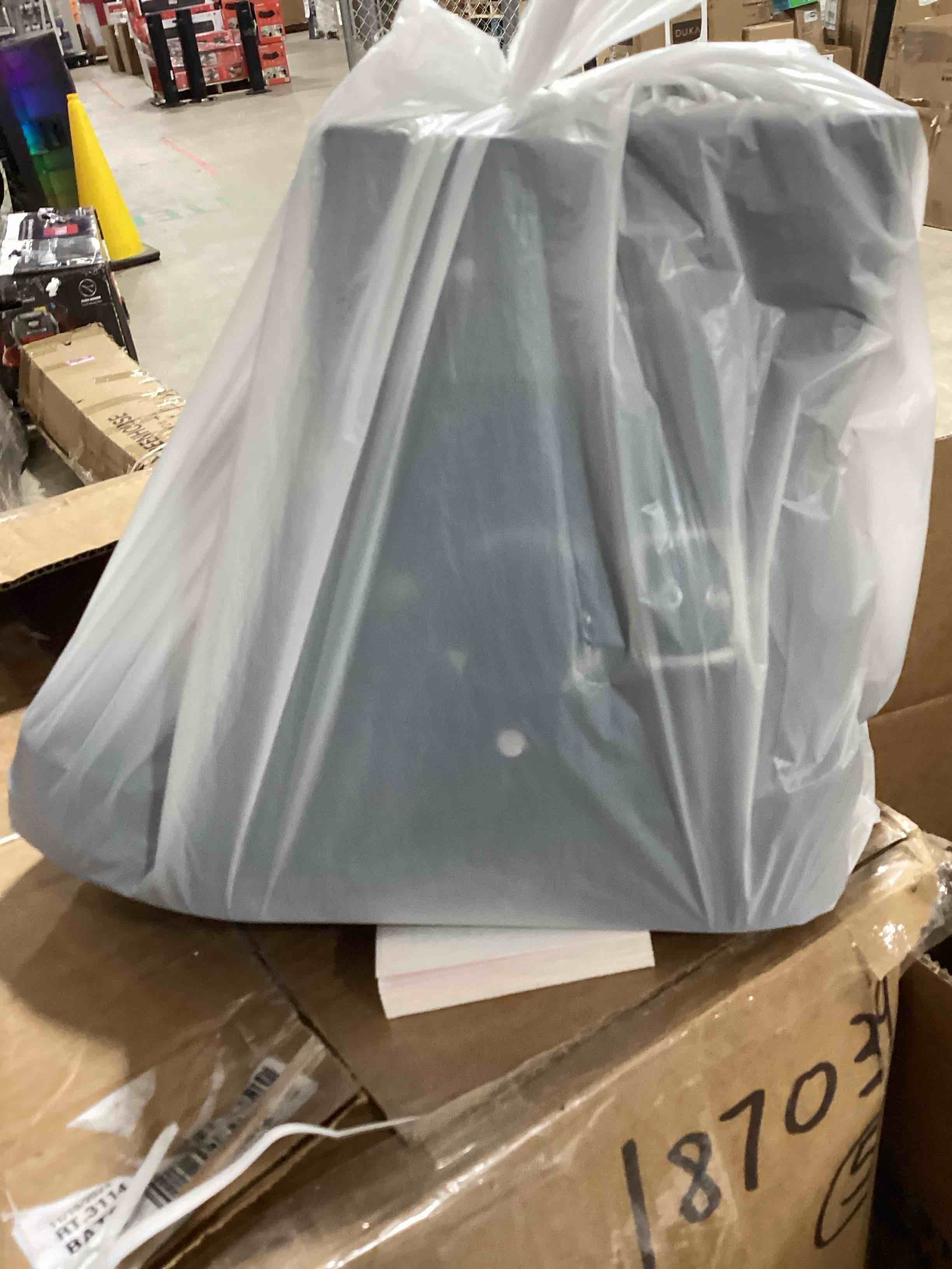 https://s3.amazonaws.com/lotting-images-prod/bidfta/PNK1828740_1746736624495.jpeg