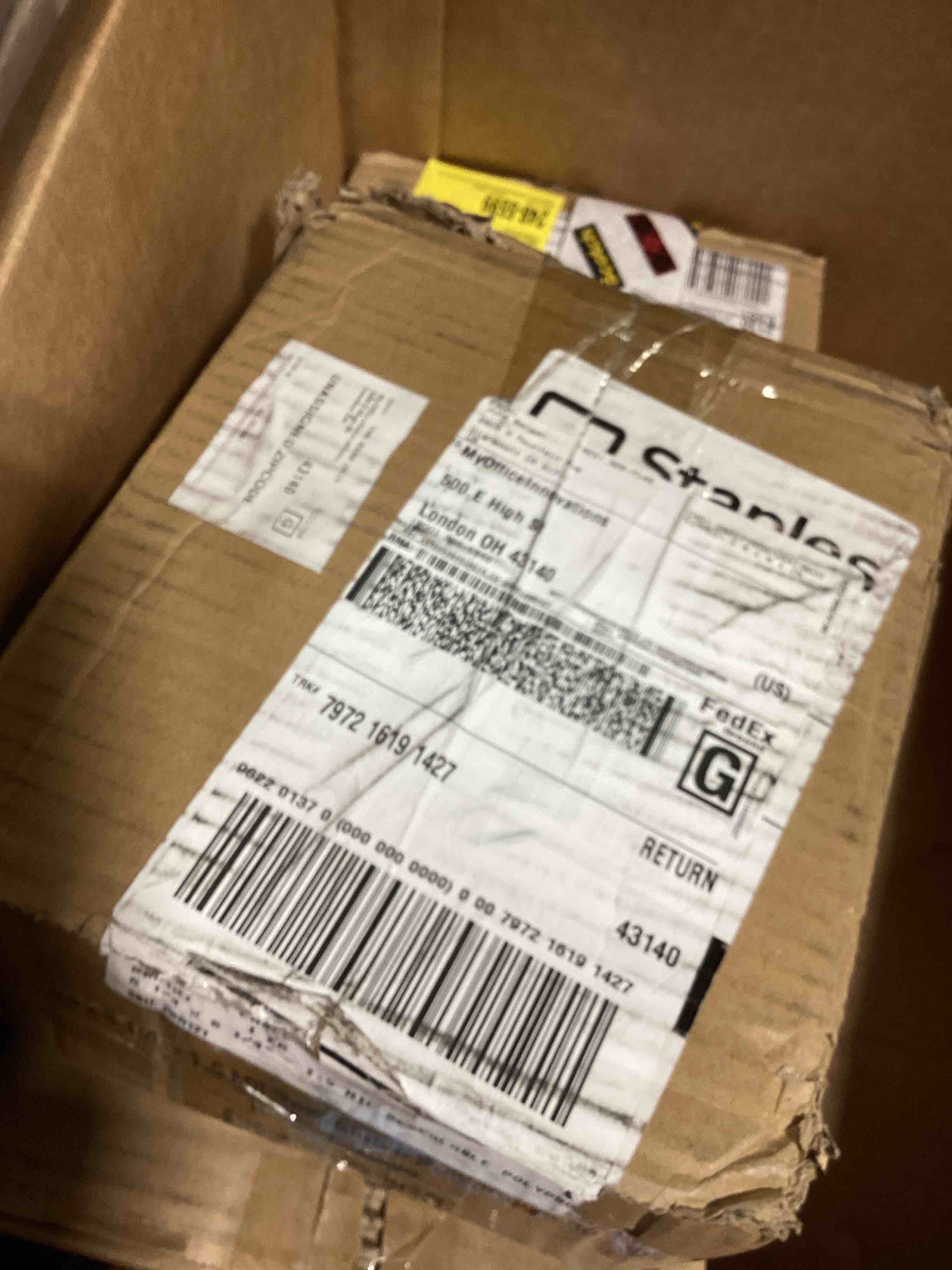 https://s3.amazonaws.com/lotting-images-prod/bidfta/PNK1829134_1743799832472.jpeg