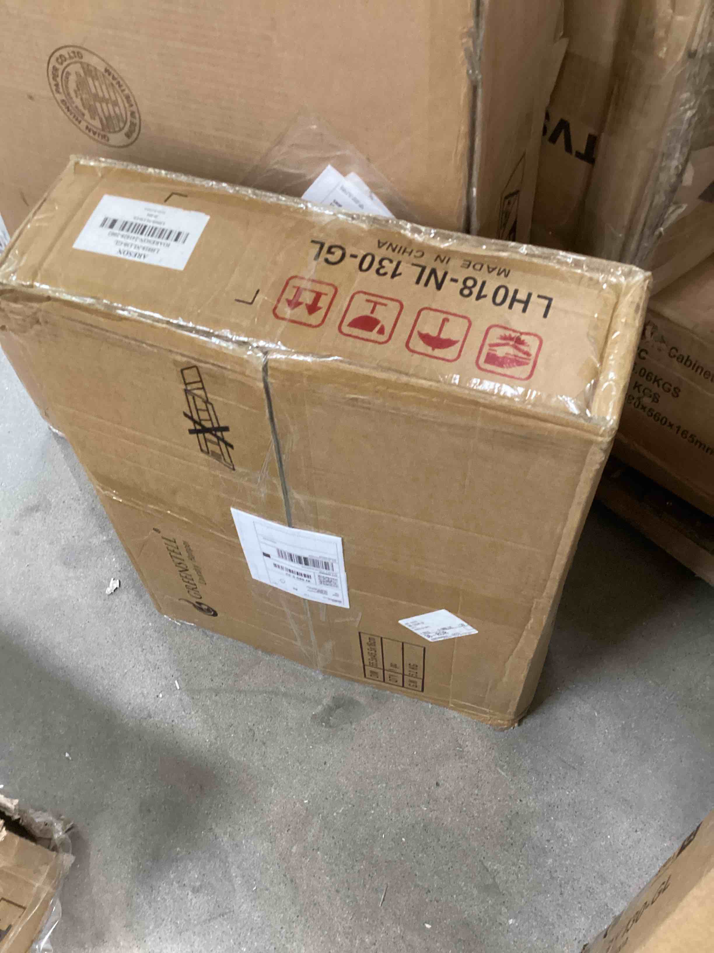 https://s3.amazonaws.com/lotting-images-prod/bidfta/PNK1829301_1744307675458.jpeg