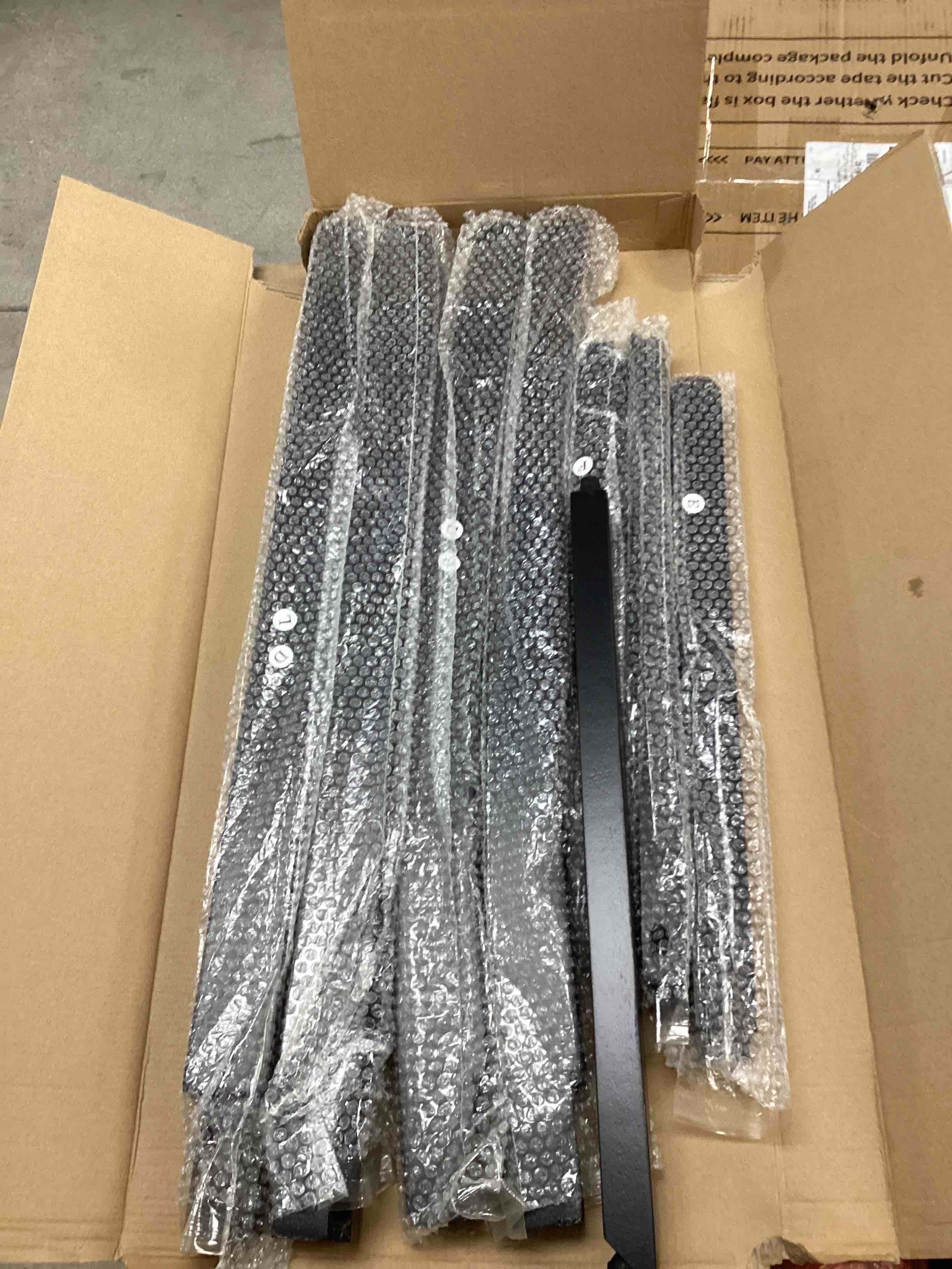 https://s3.amazonaws.com/lotting-images-prod/bidfta/PNK1829306_1744298751490.jpeg