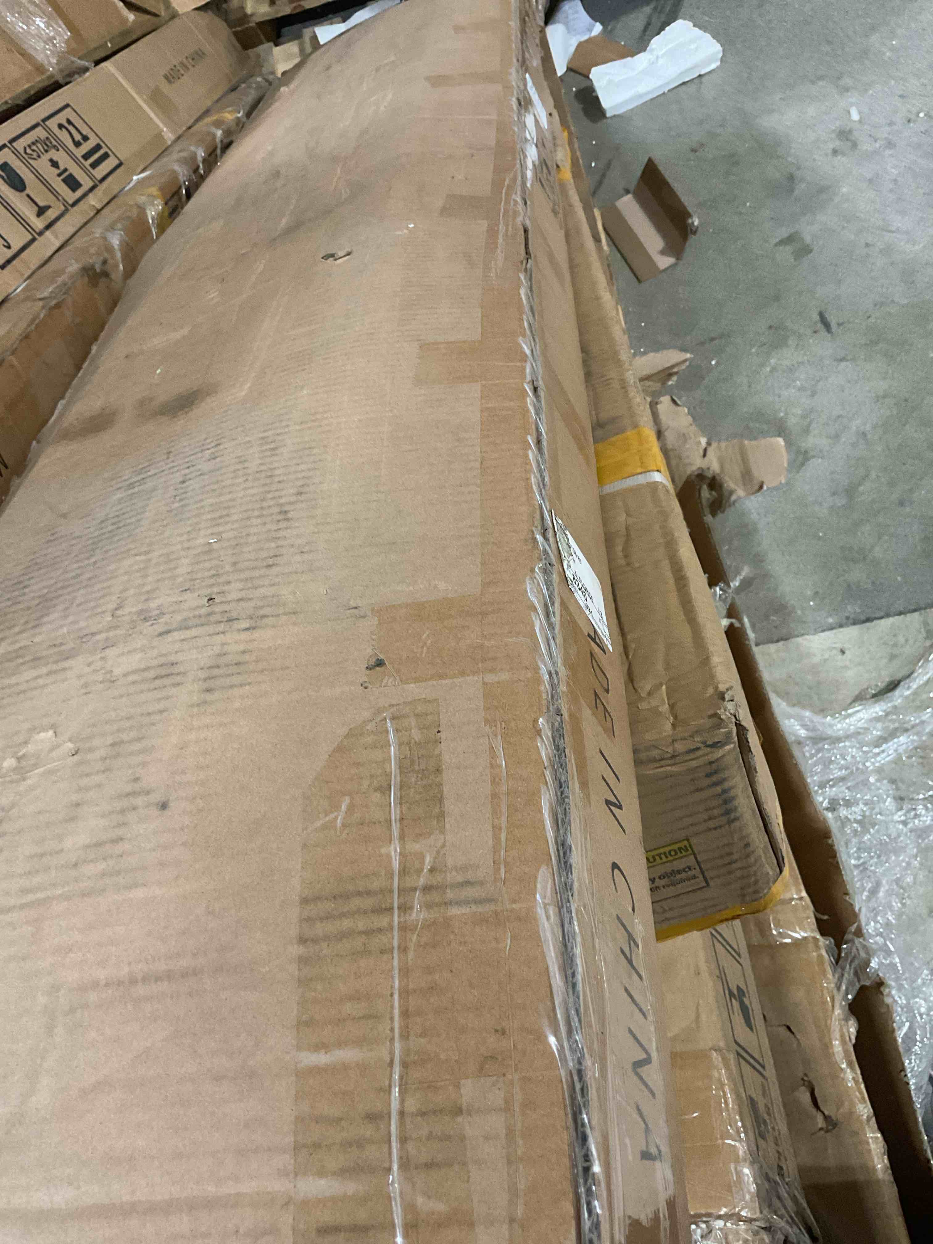 https://s3.amazonaws.com/lotting-images-prod/bidfta/PNK1830314_1750687472411.jpeg