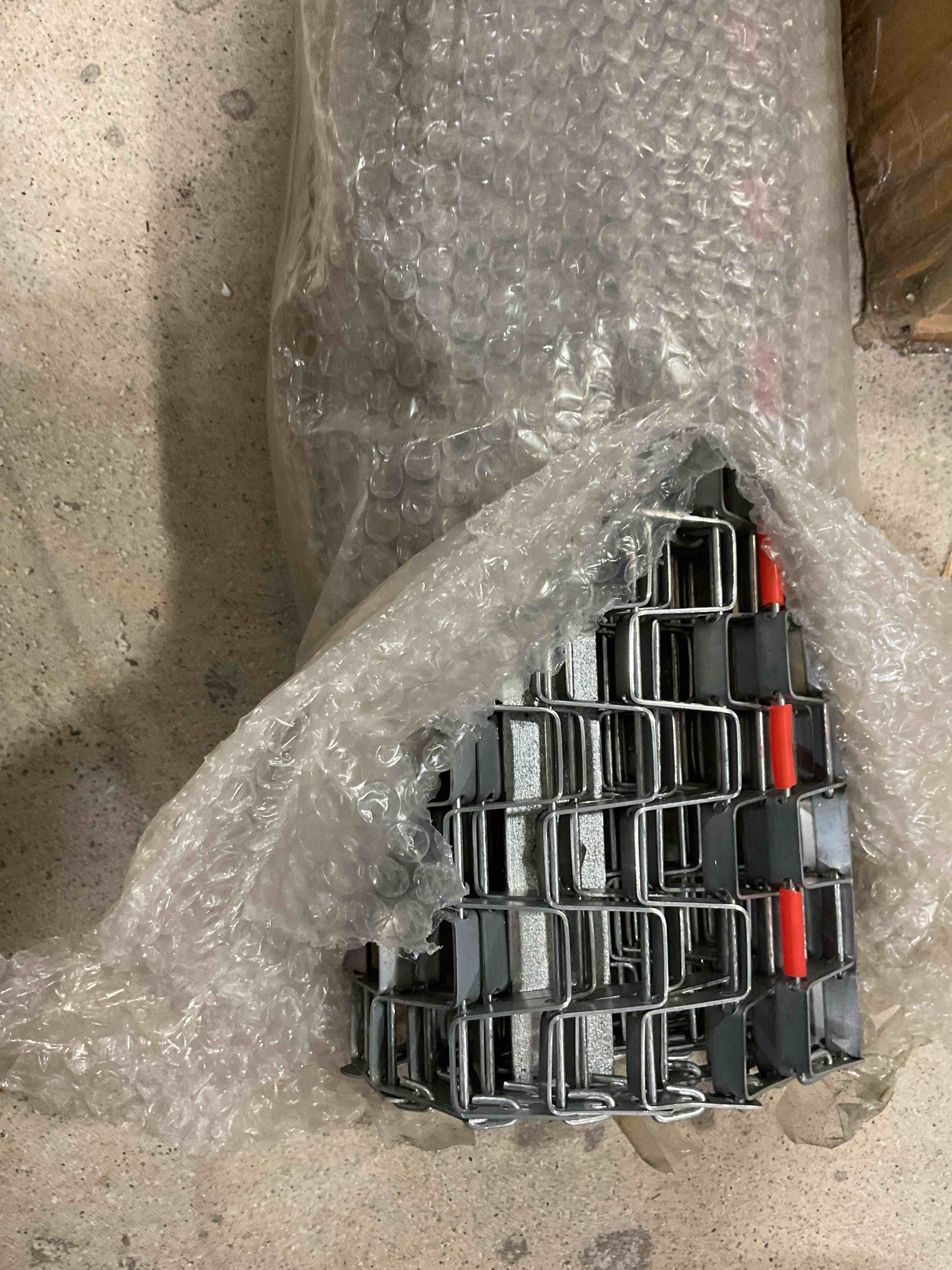https://s3.amazonaws.com/lotting-images-prod/bidfta/PNK1830320_1750689836583.jpeg