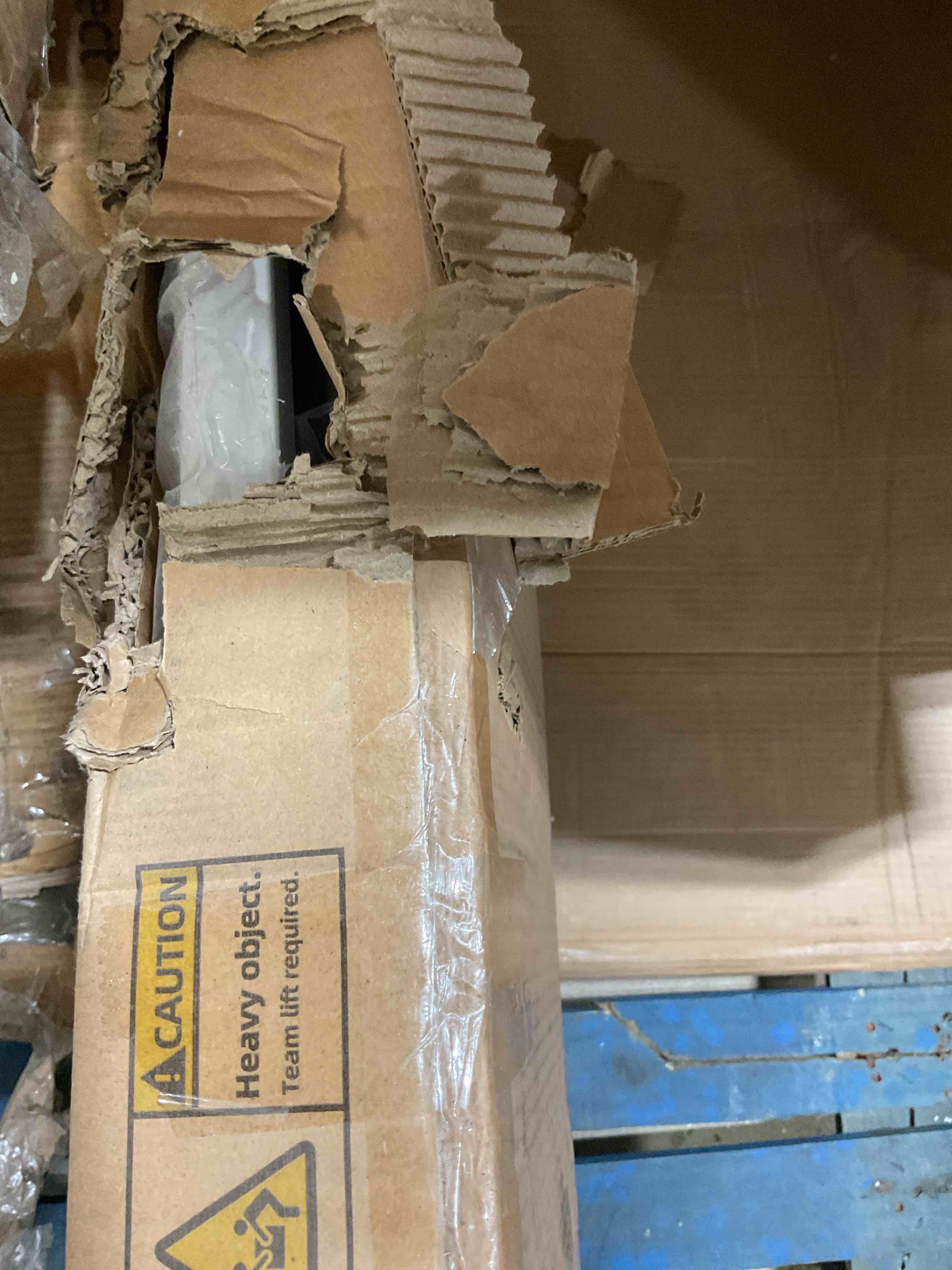 https://s3.amazonaws.com/lotting-images-prod/bidfta/PNK1830329_1750693200694.jpeg