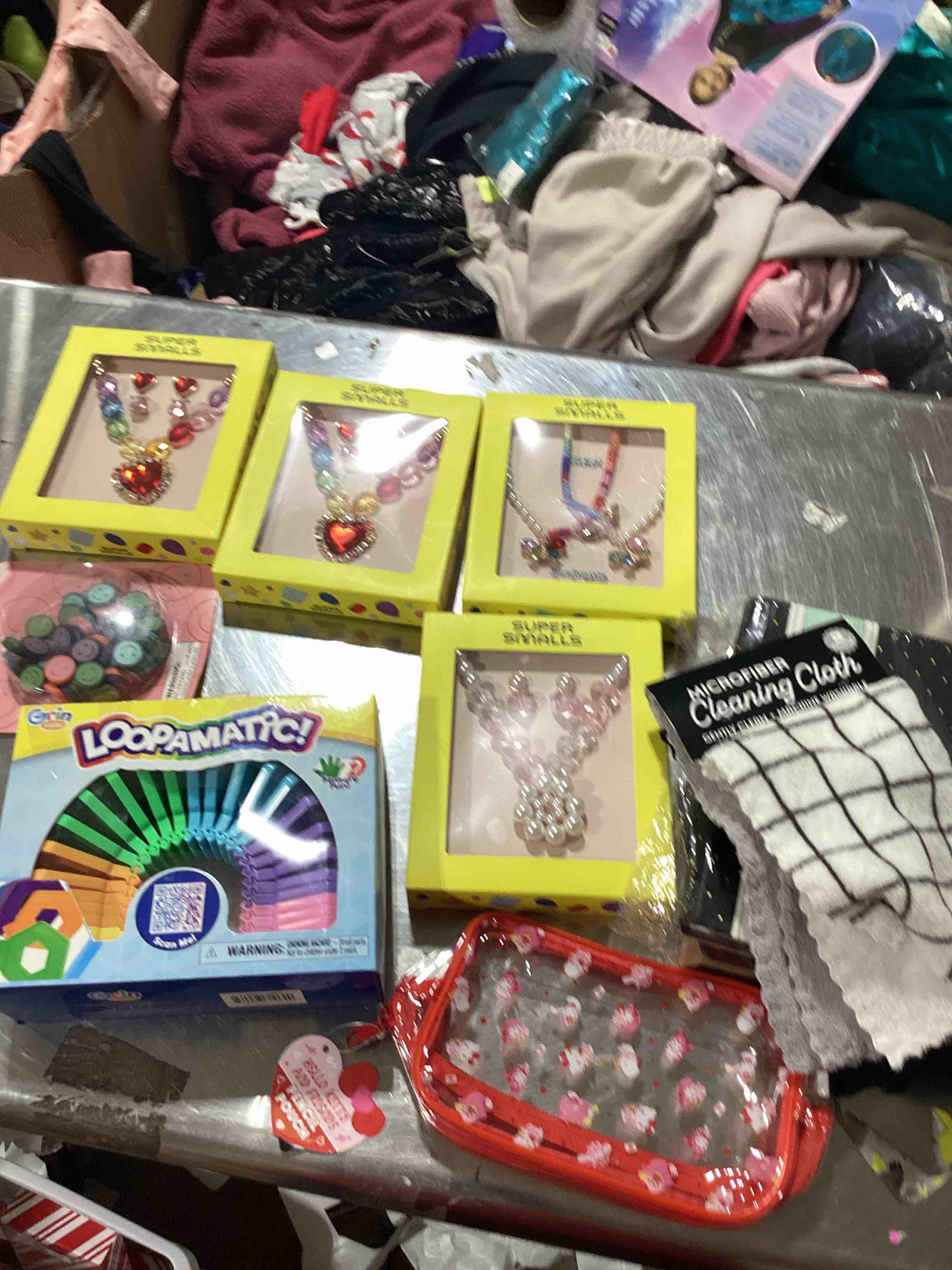 Assorted items 