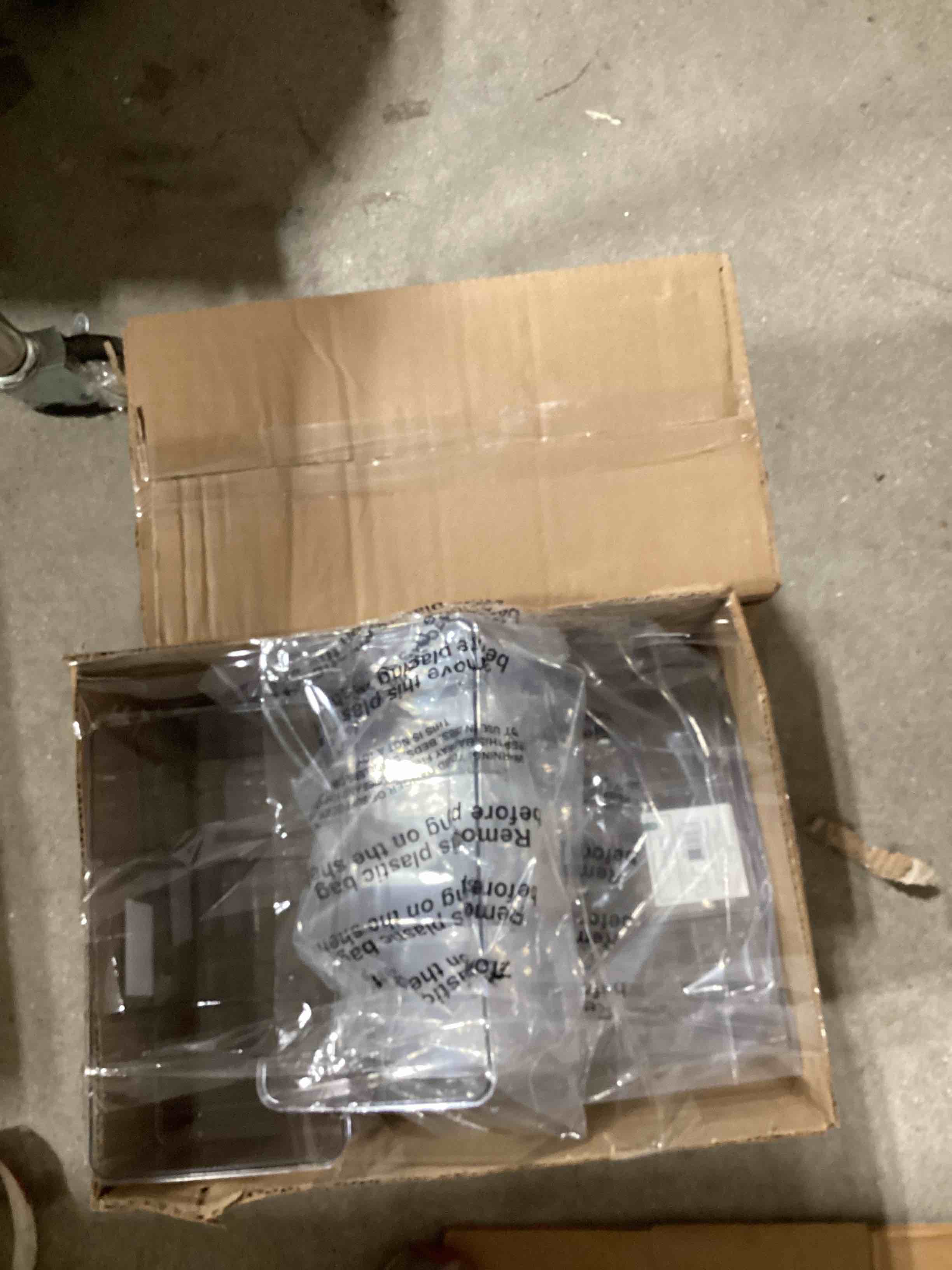 https://s3.amazonaws.com/lotting-images-prod/bidfta/PNK1830429_1750860069992.jpeg