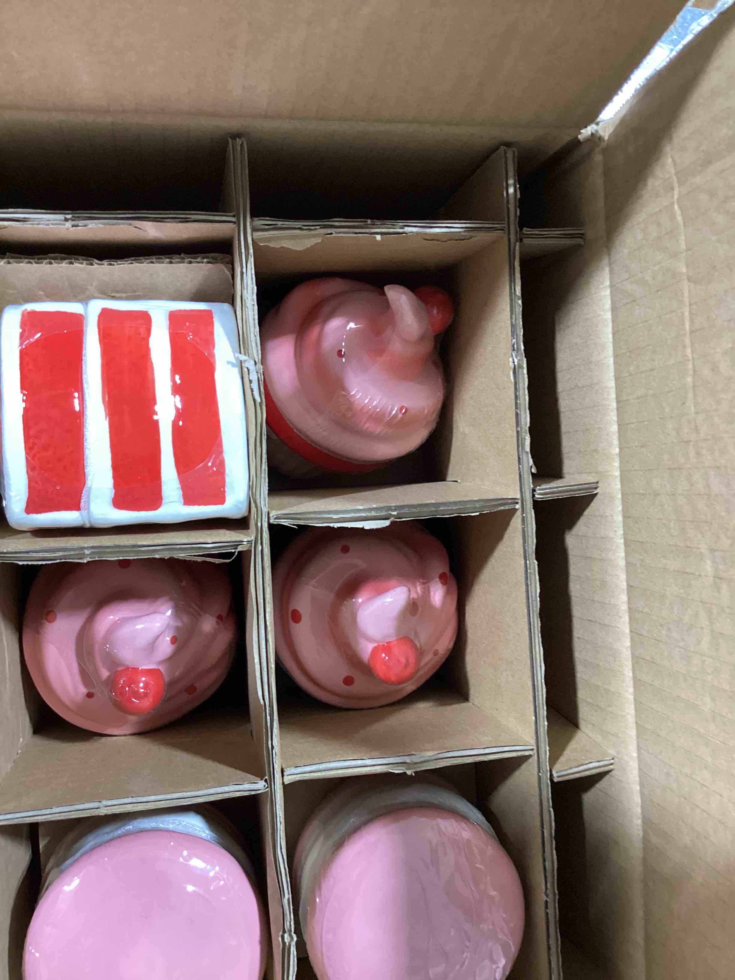 Novelty Containers 