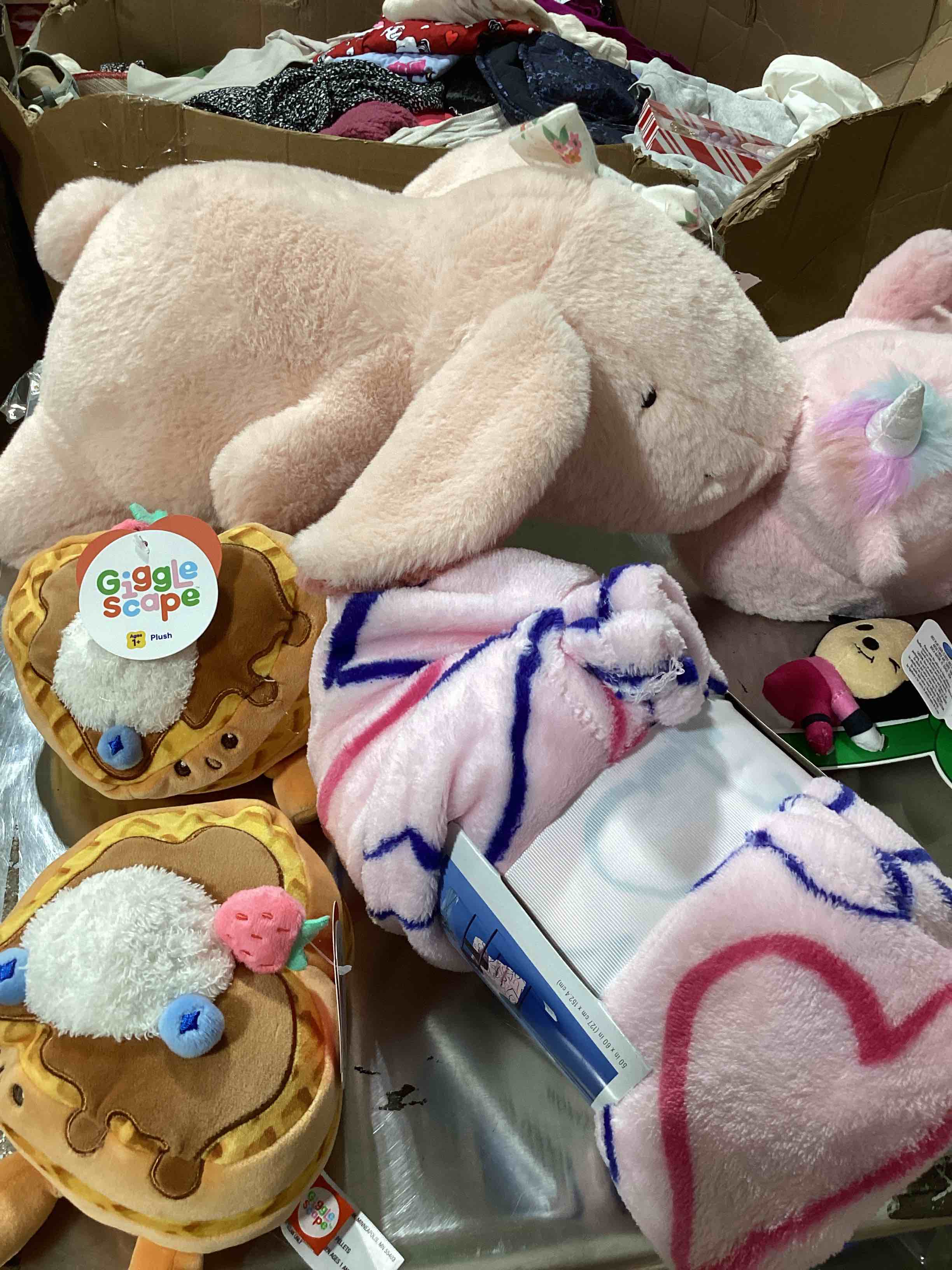 Assorted items 