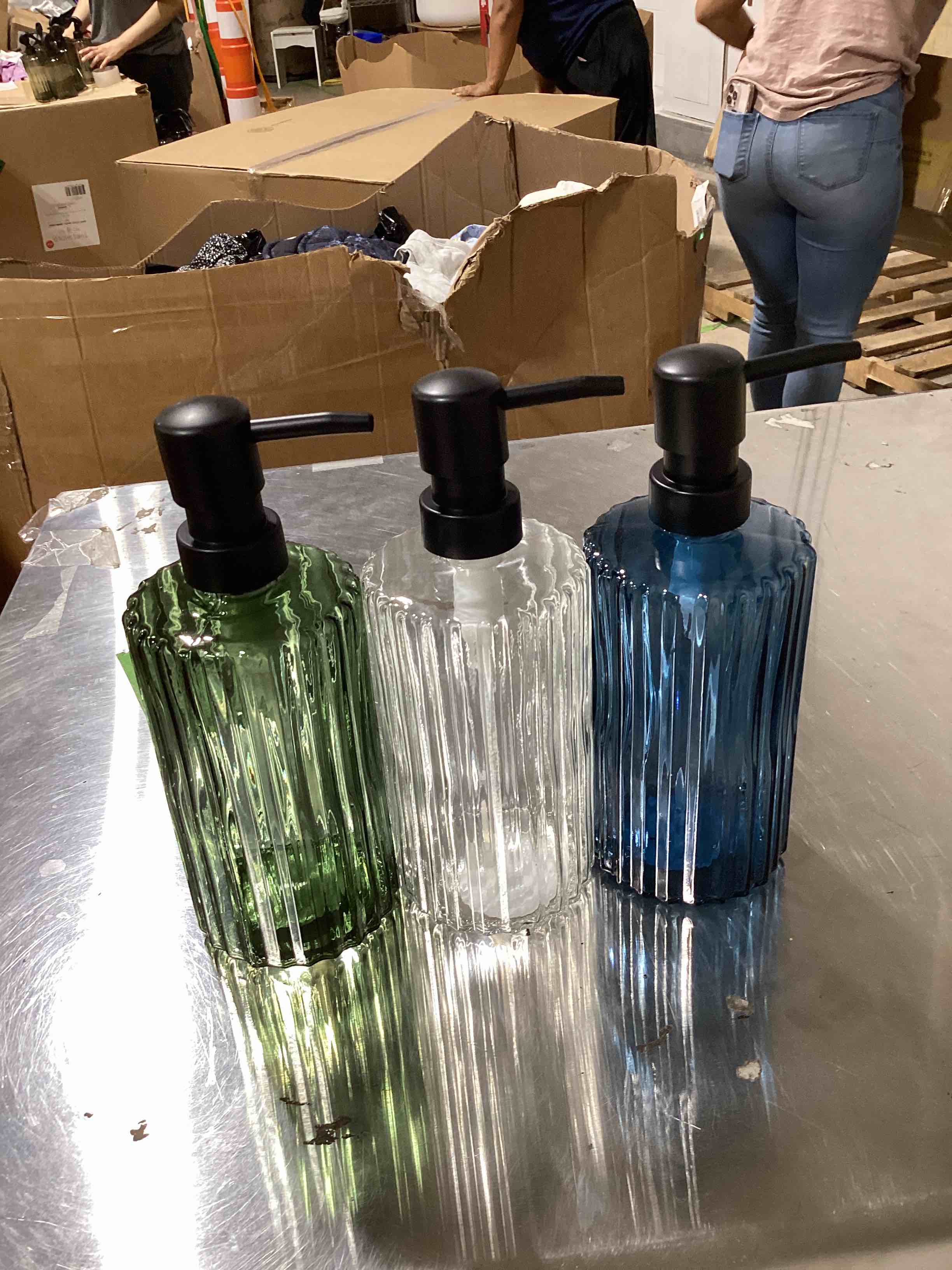 Glass pump bottle 