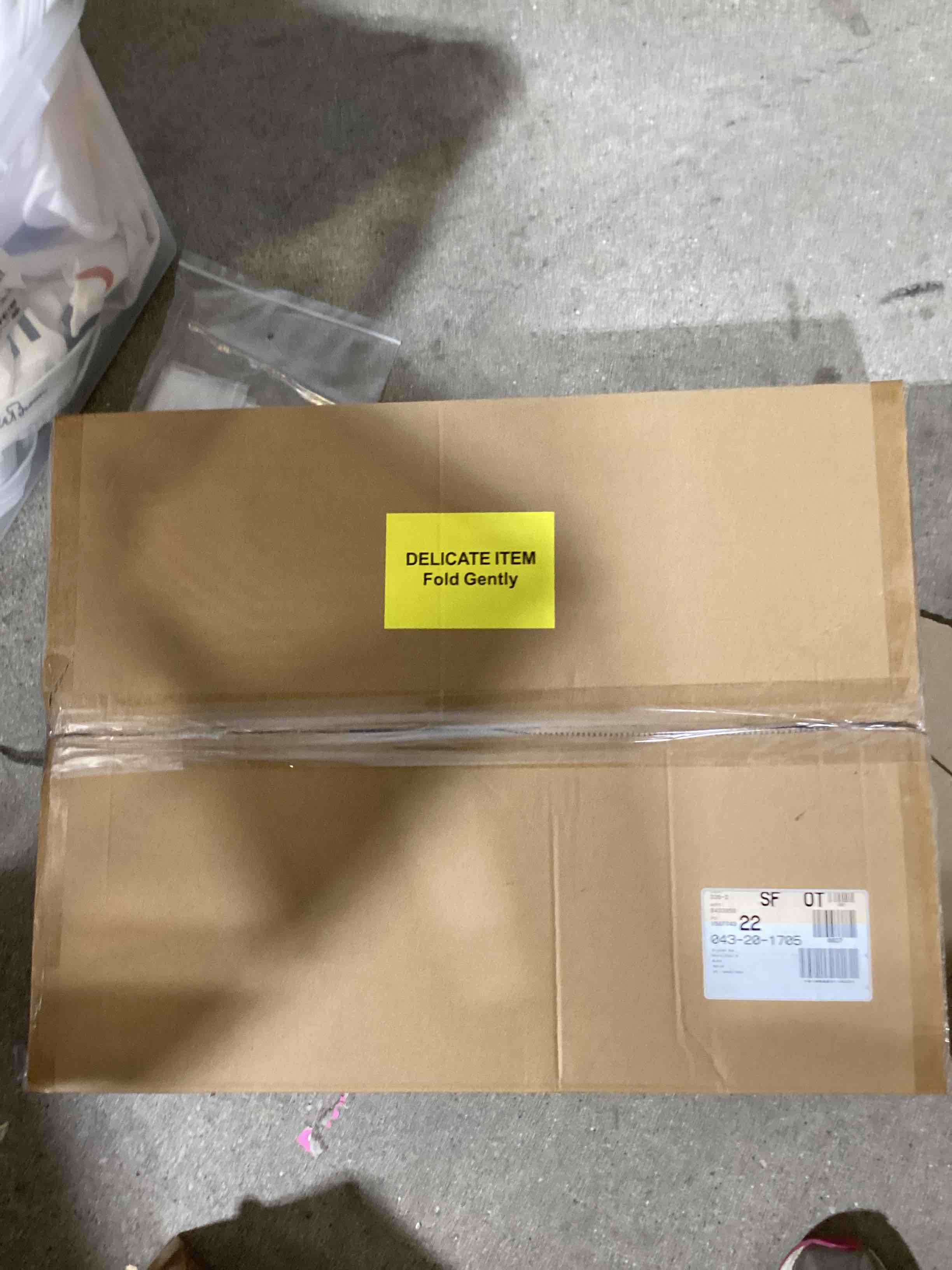 https://s3.amazonaws.com/lotting-images-prod/bidfta/PNK1830892_1751387923291.jpeg
