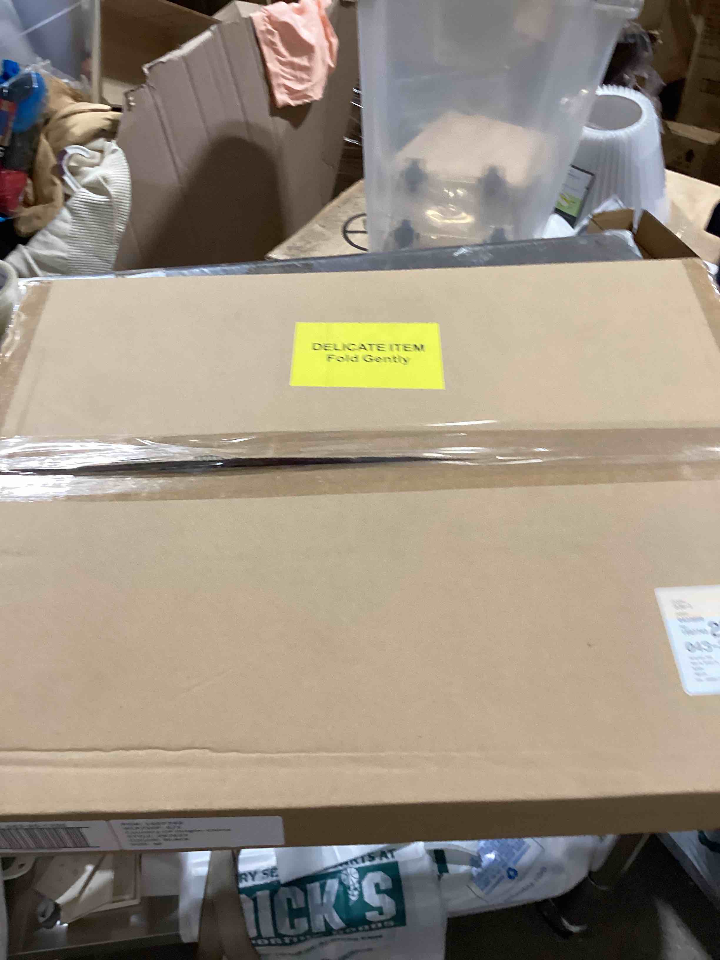 https://s3.amazonaws.com/lotting-images-prod/bidfta/PNK1830893_1751388157890.jpeg