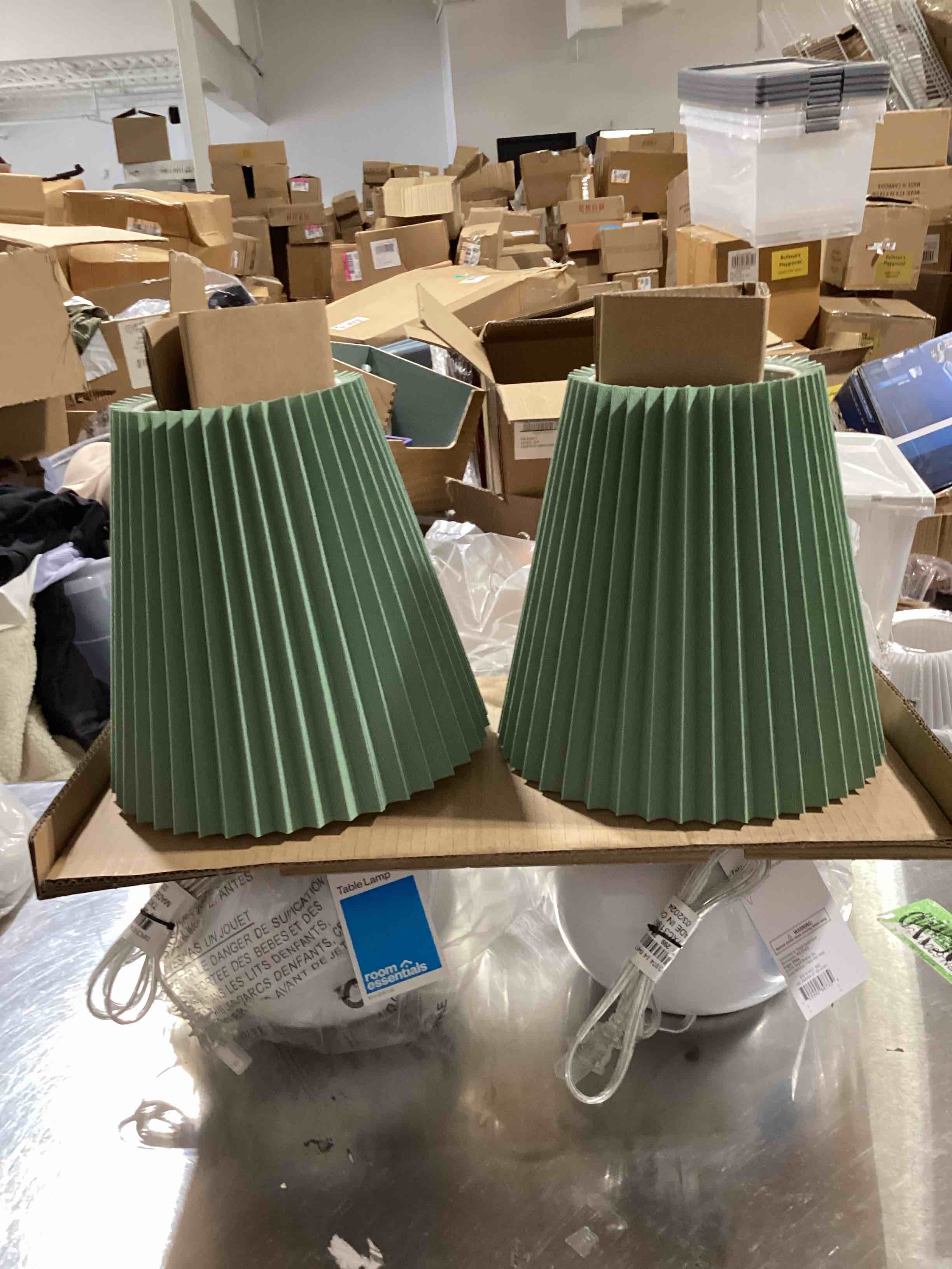 https://s3.amazonaws.com/lotting-images-prod/bidfta/PNK1830908_1751389723807.jpeg