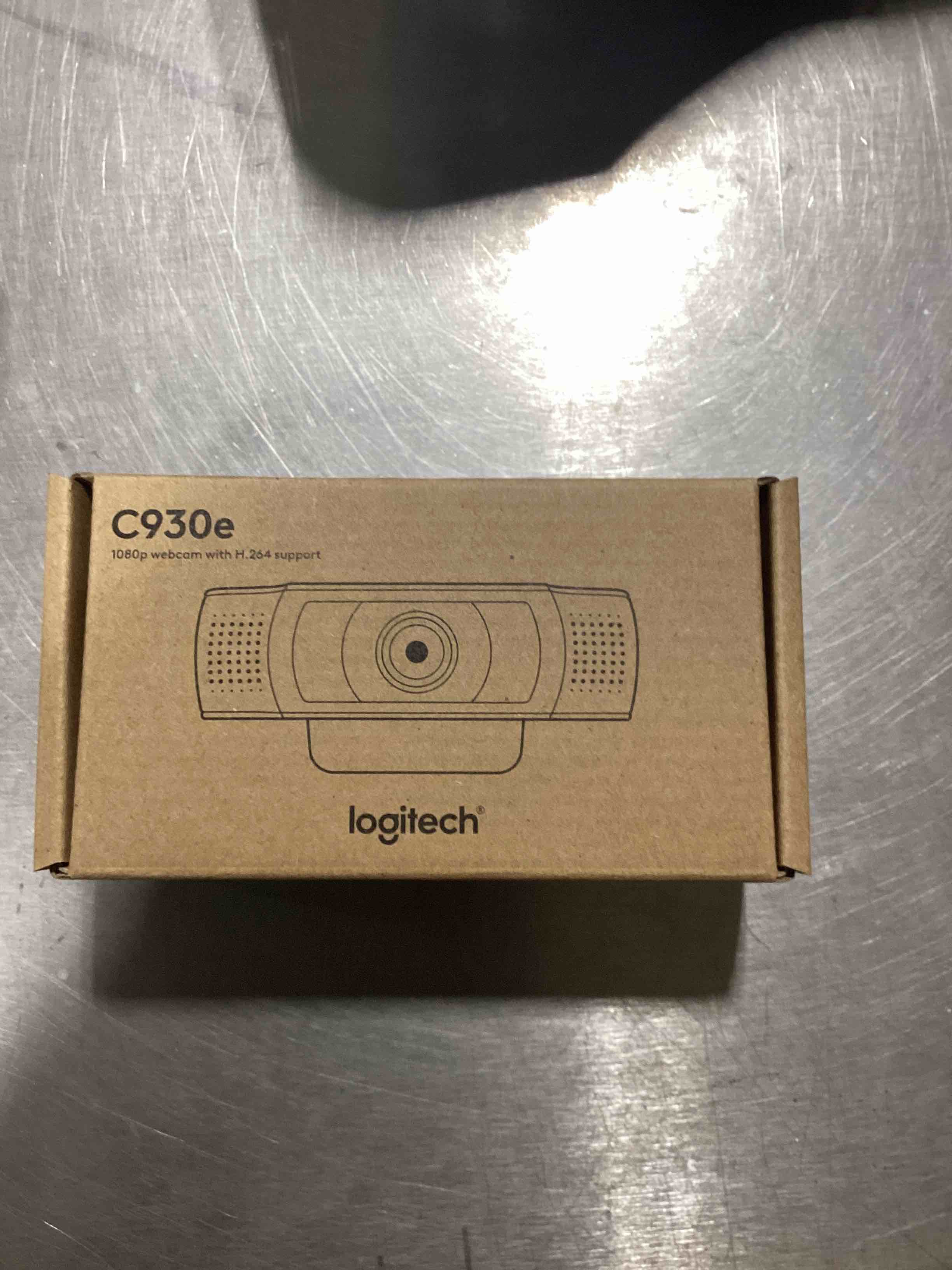 https://s3.amazonaws.com/lotting-images-prod/bidfta/PNK1831512_1752503581018.jpeg