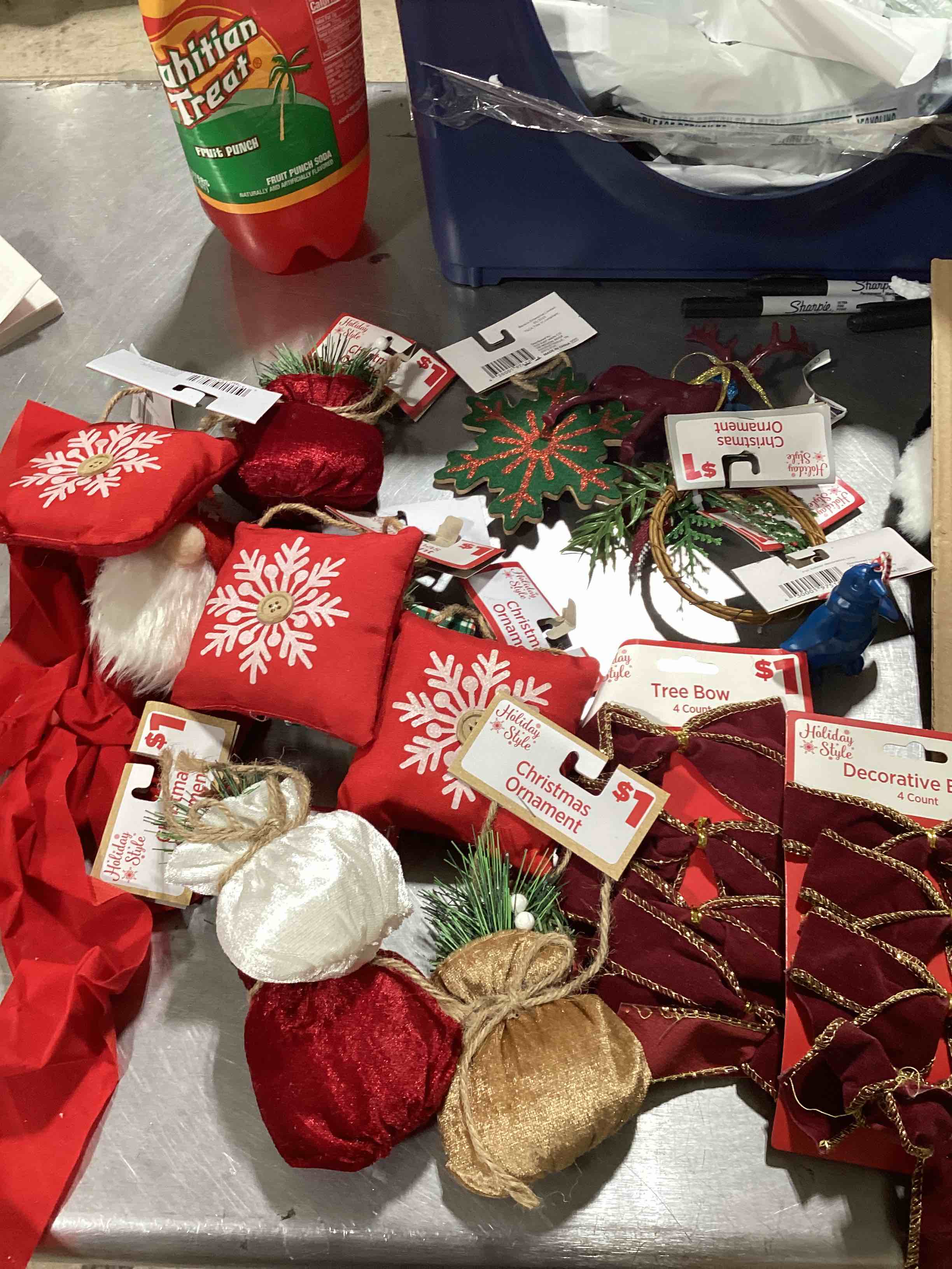 Assorted Christmas items 