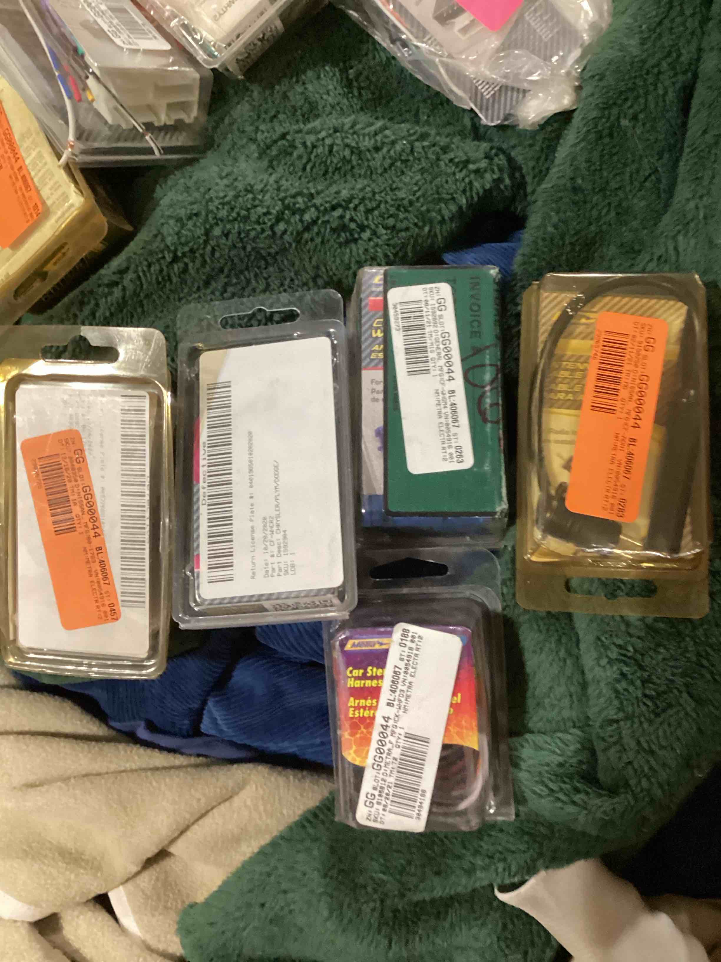 Assorted car stereo wires 