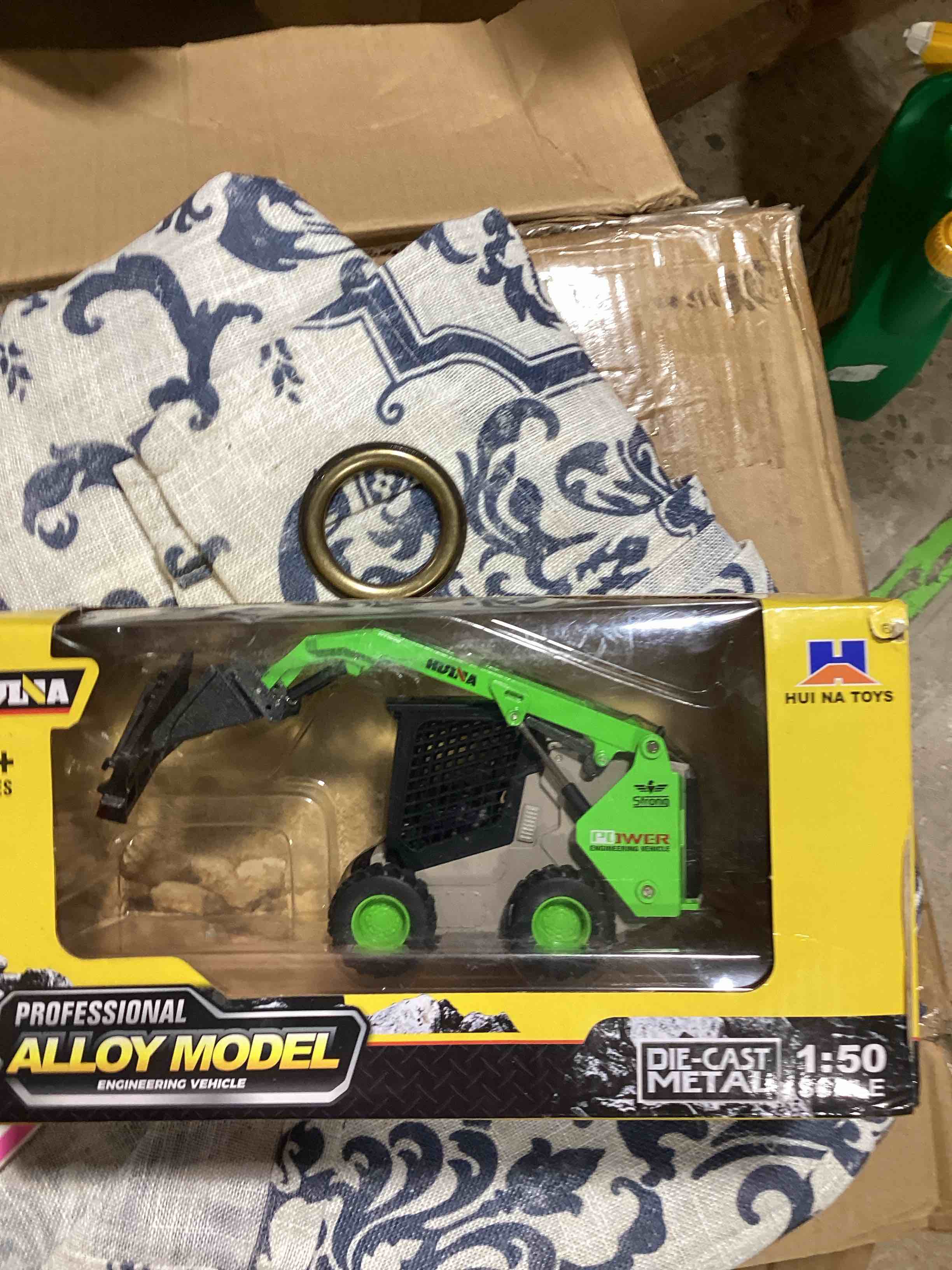https://s3.amazonaws.com/lotting-images-prod/bidfta/PNK1833003_1753798107603.jpeg