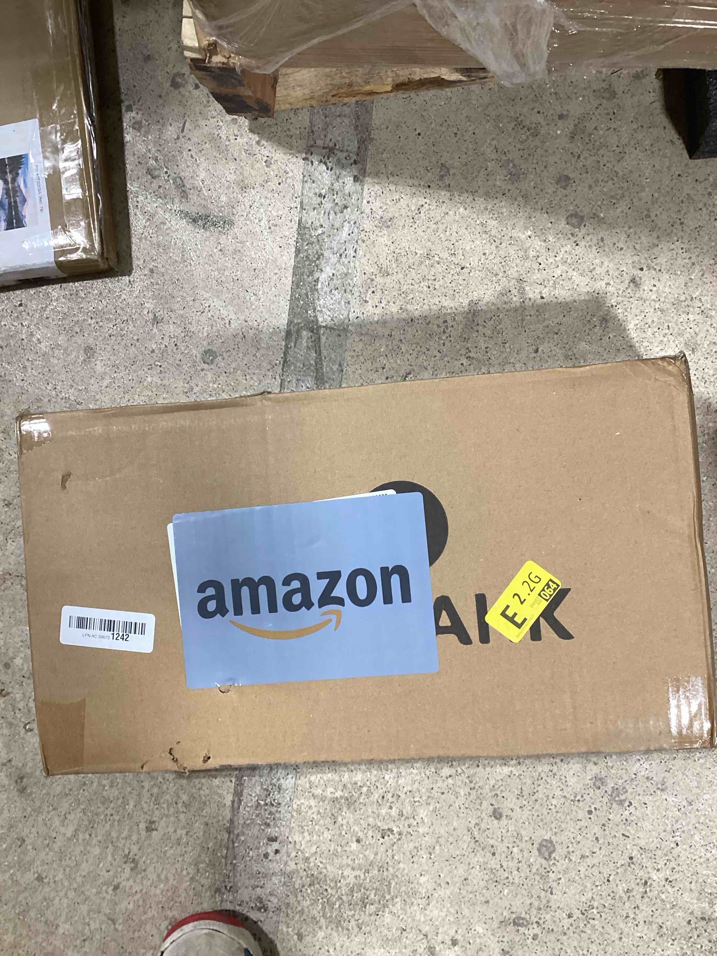 https://s3.amazonaws.com/lotting-images-prod/bidfta/PNK1833031_1753714738651.jpeg