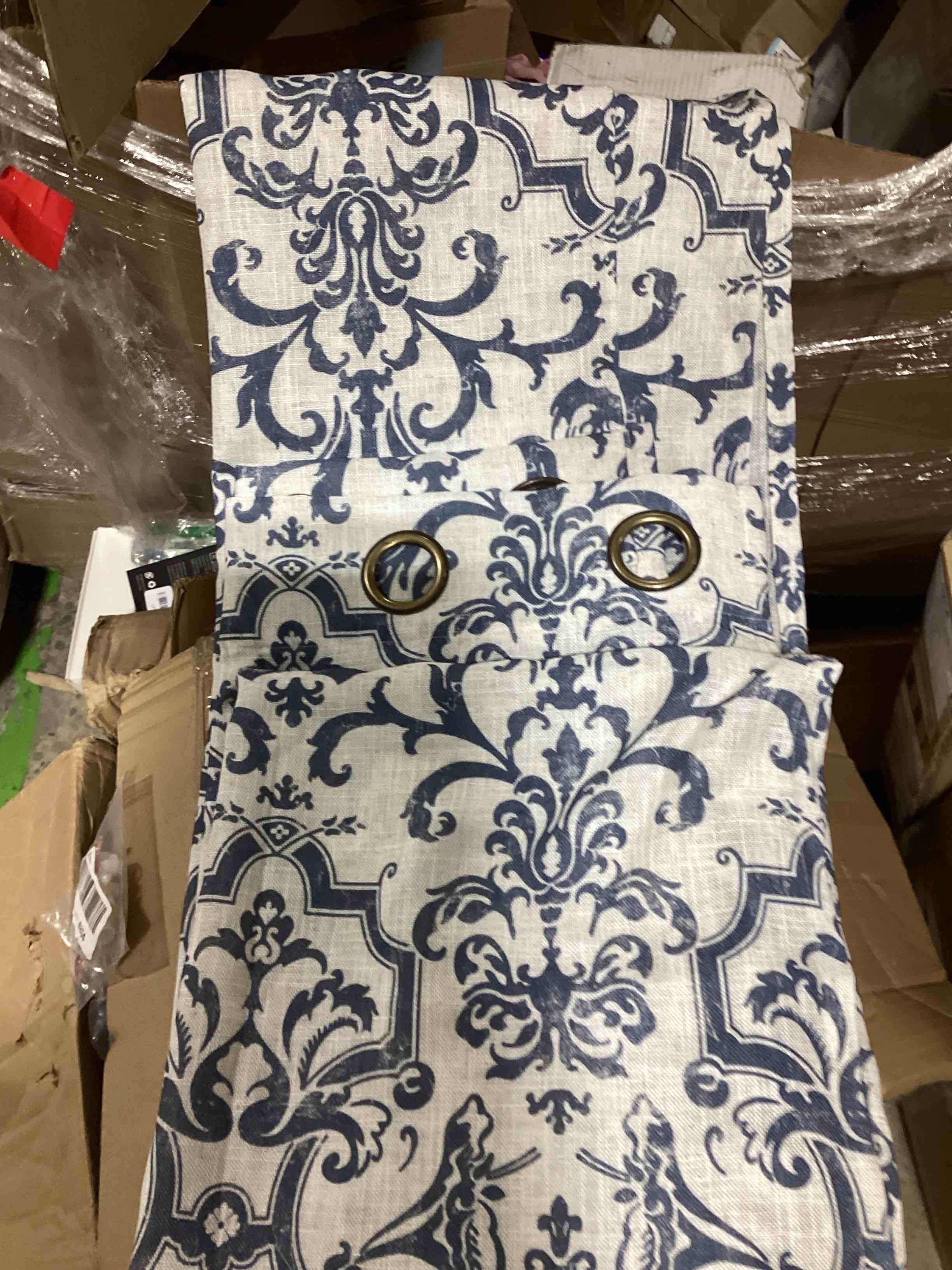 curtain blue & white long 