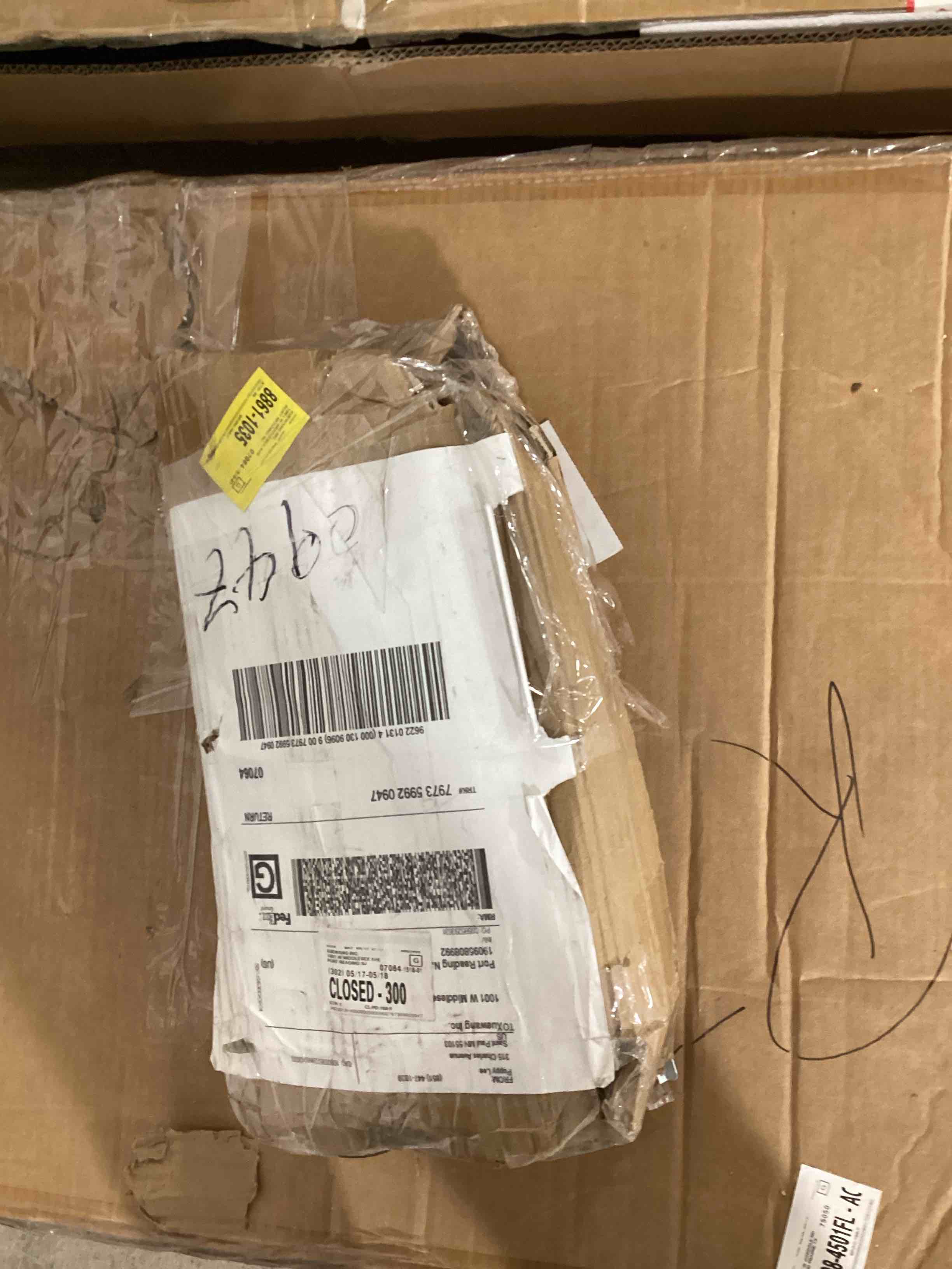https://s3.amazonaws.com/lotting-images-prod/bidfta/PNK1833361_1754071290646.jpeg