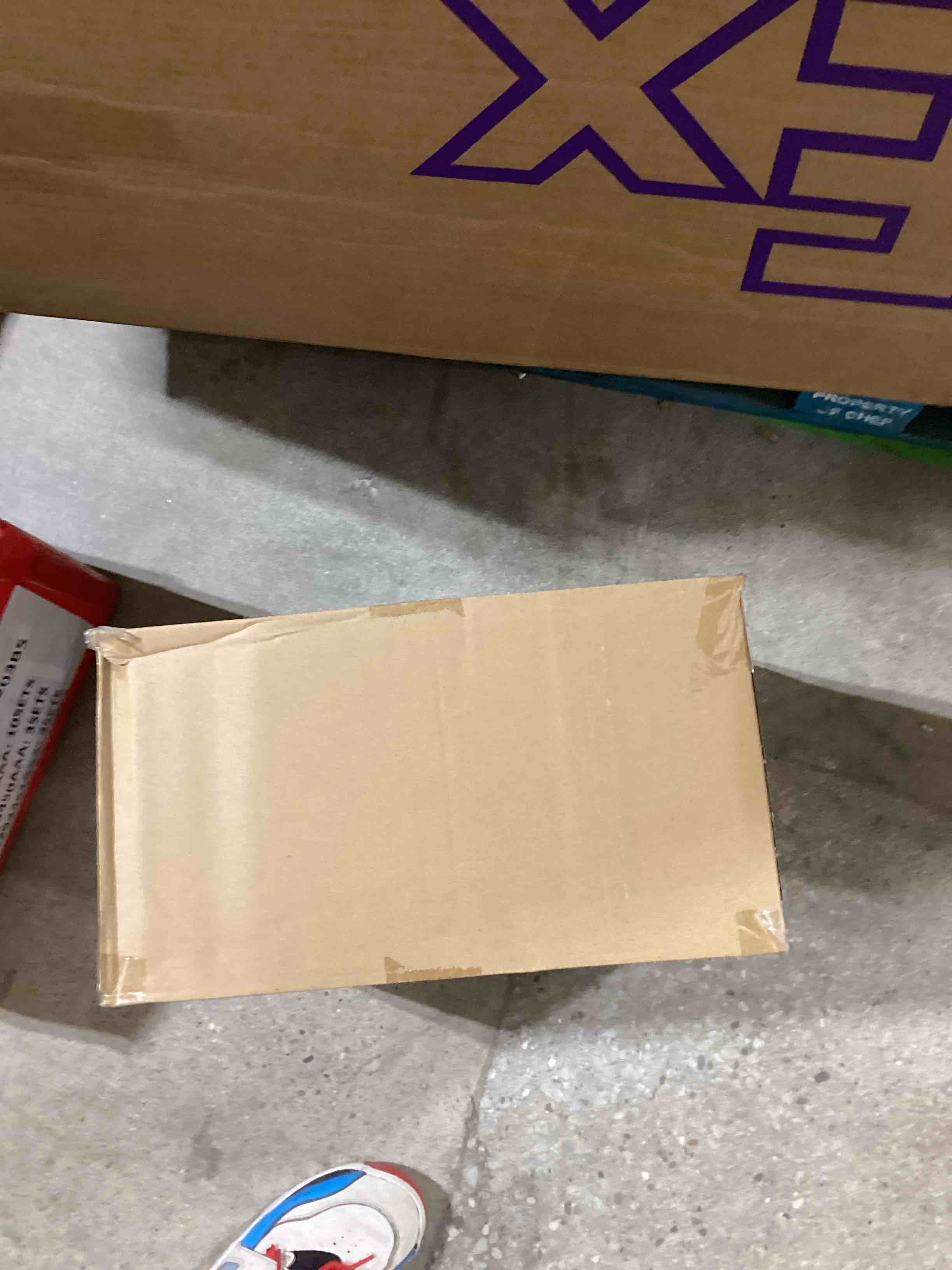 https://s3.amazonaws.com/lotting-images-prod/bidfta/PNK1833391_1754057517375.jpeg
