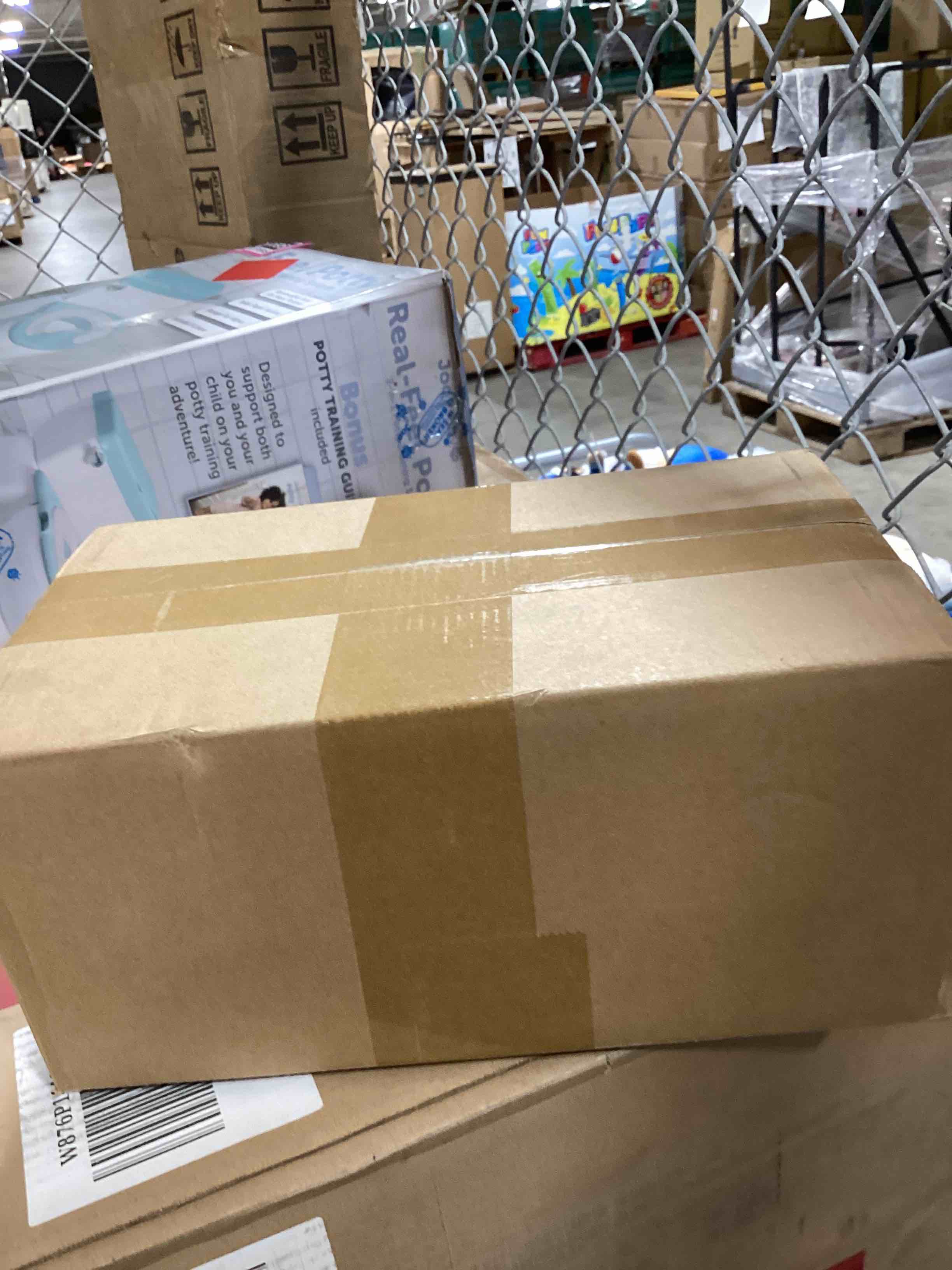 https://s3.amazonaws.com/lotting-images-prod/bidfta/PNK1833599_1755723297196.jpeg