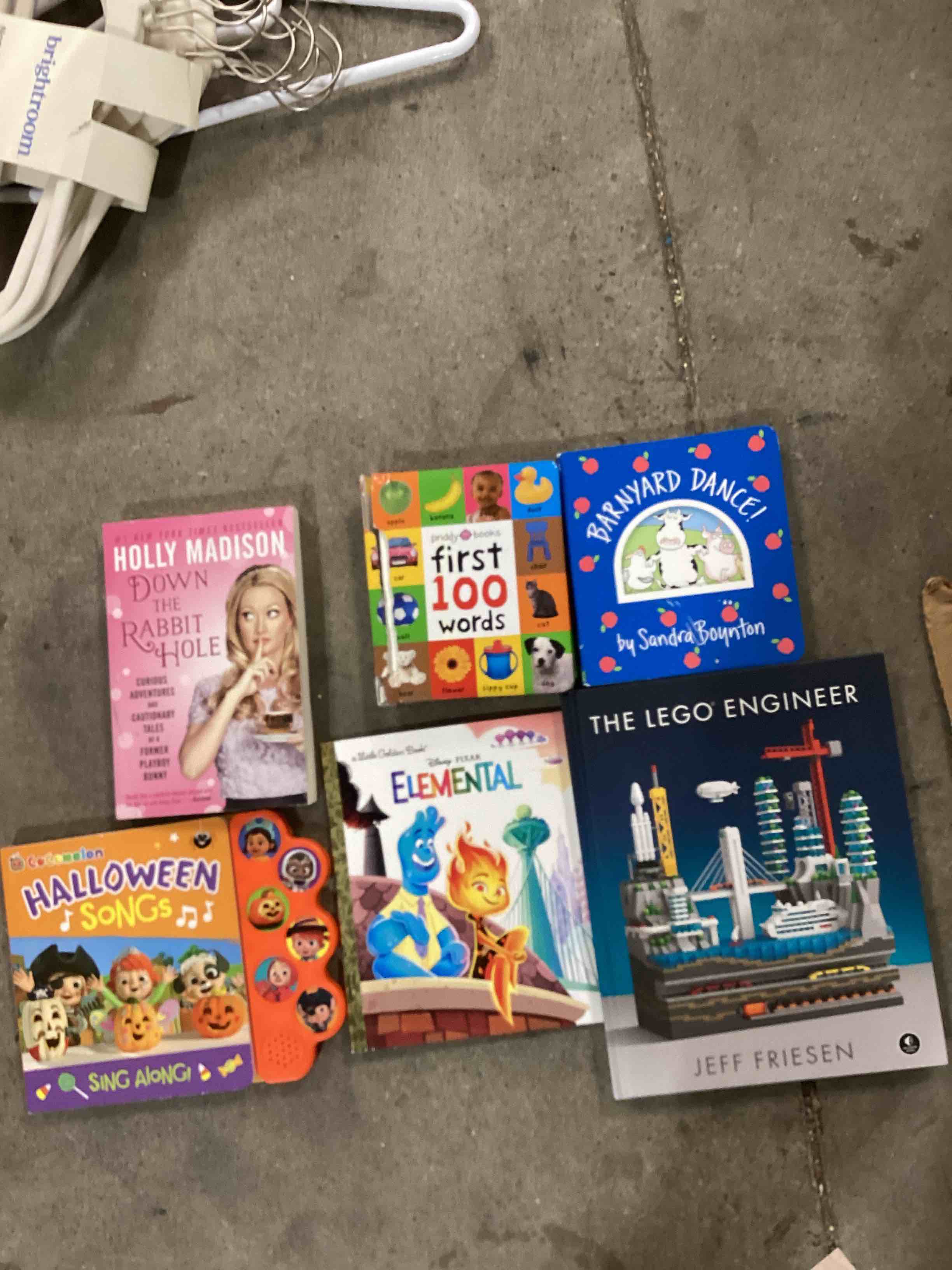 https://s3.amazonaws.com/lotting-images-prod/bidfta/PNK1833613_1755790318384.jpeg
