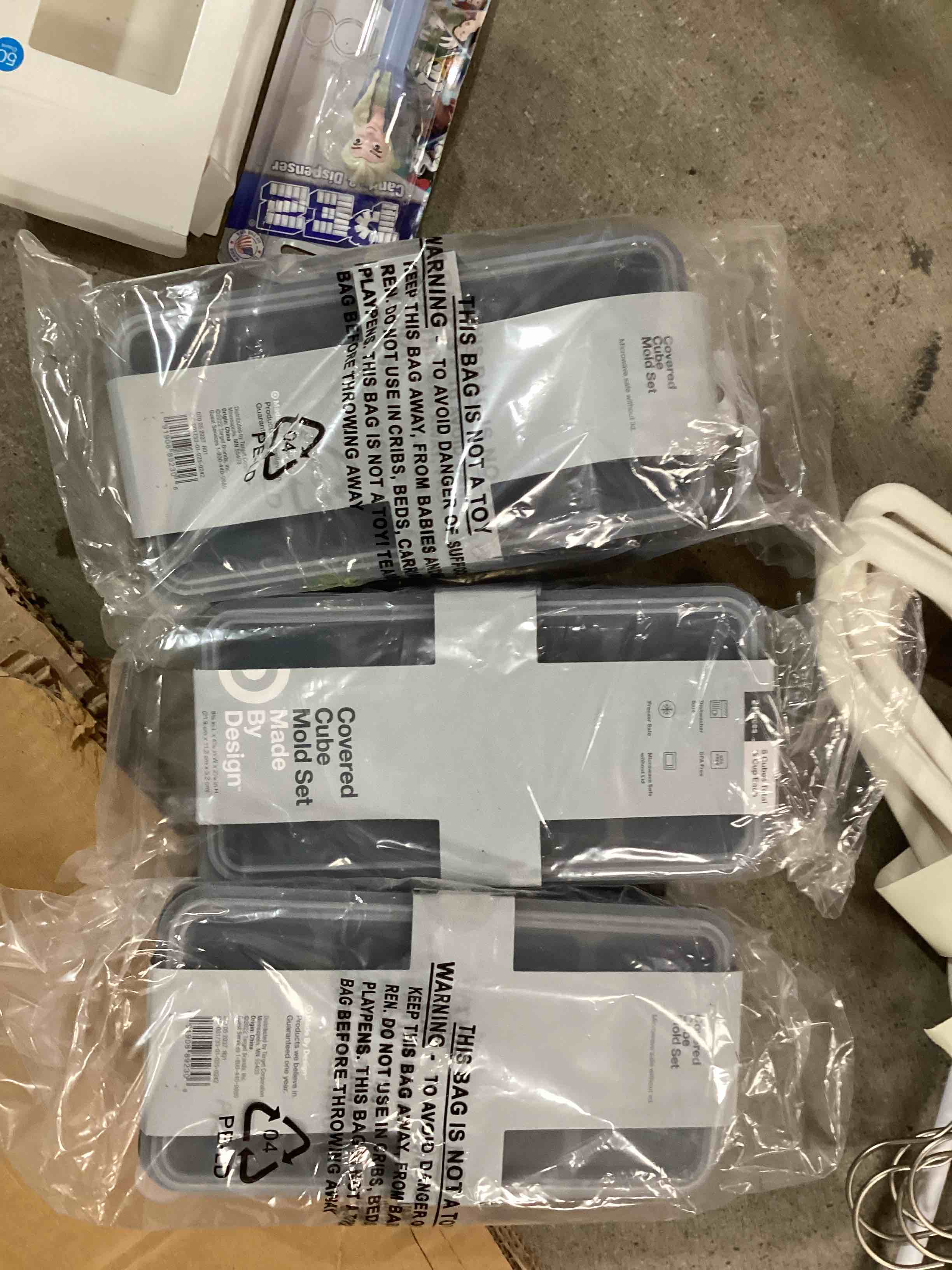 https://s3.amazonaws.com/lotting-images-prod/bidfta/PNK1833619_1755788301942.jpeg
