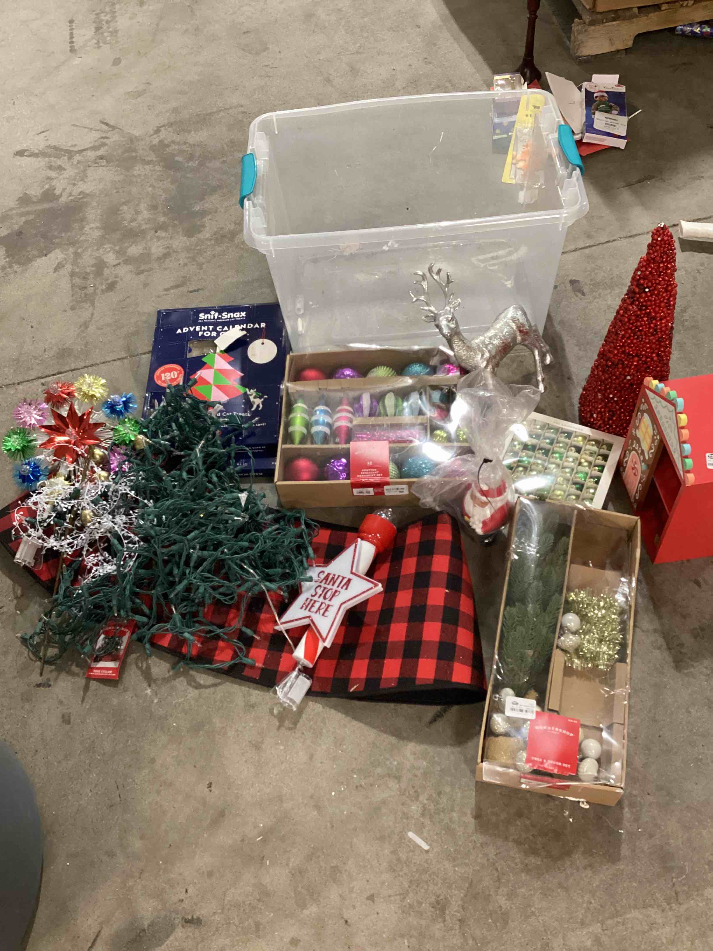 assorted christmas items