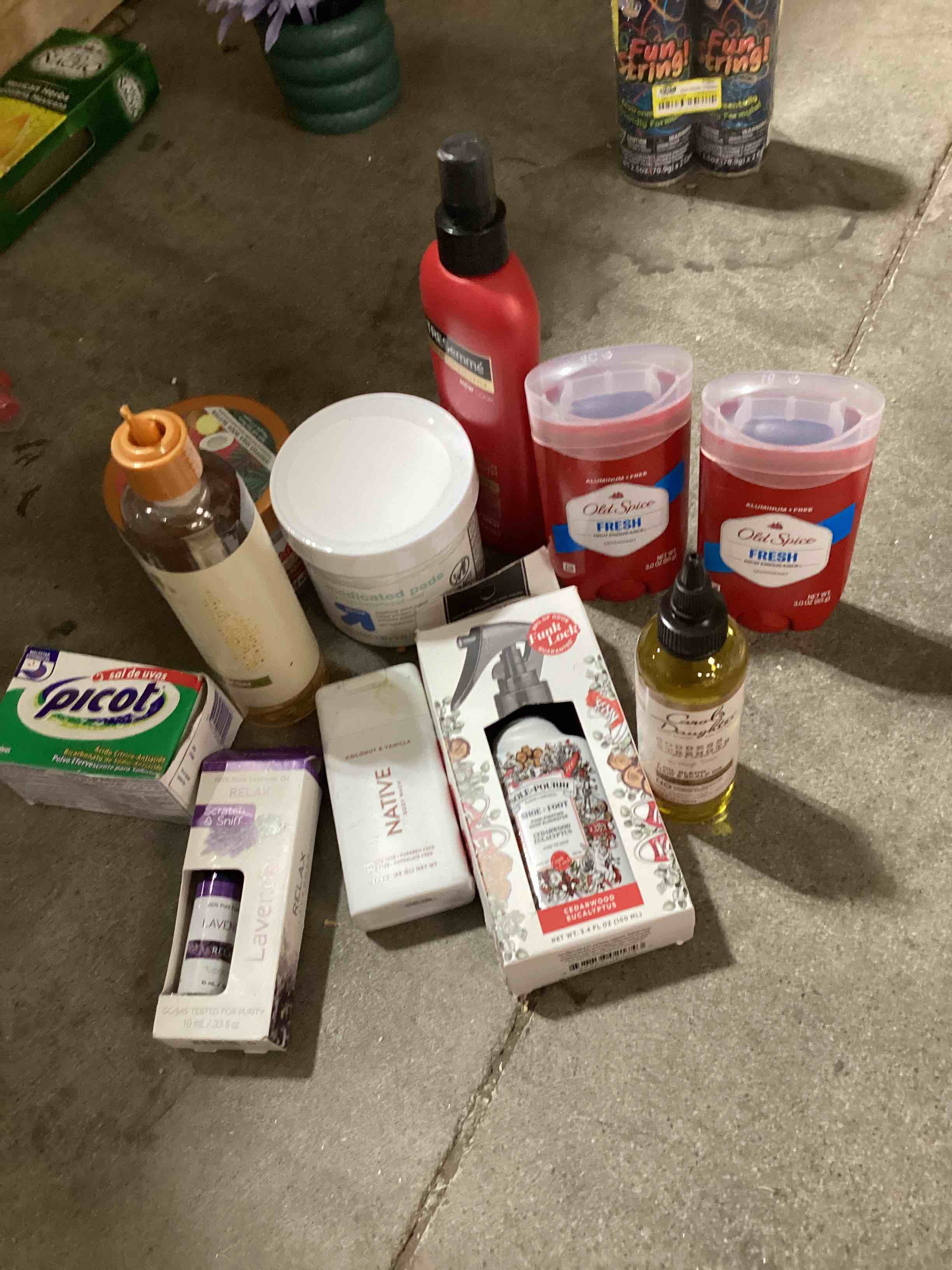 Assorted items 