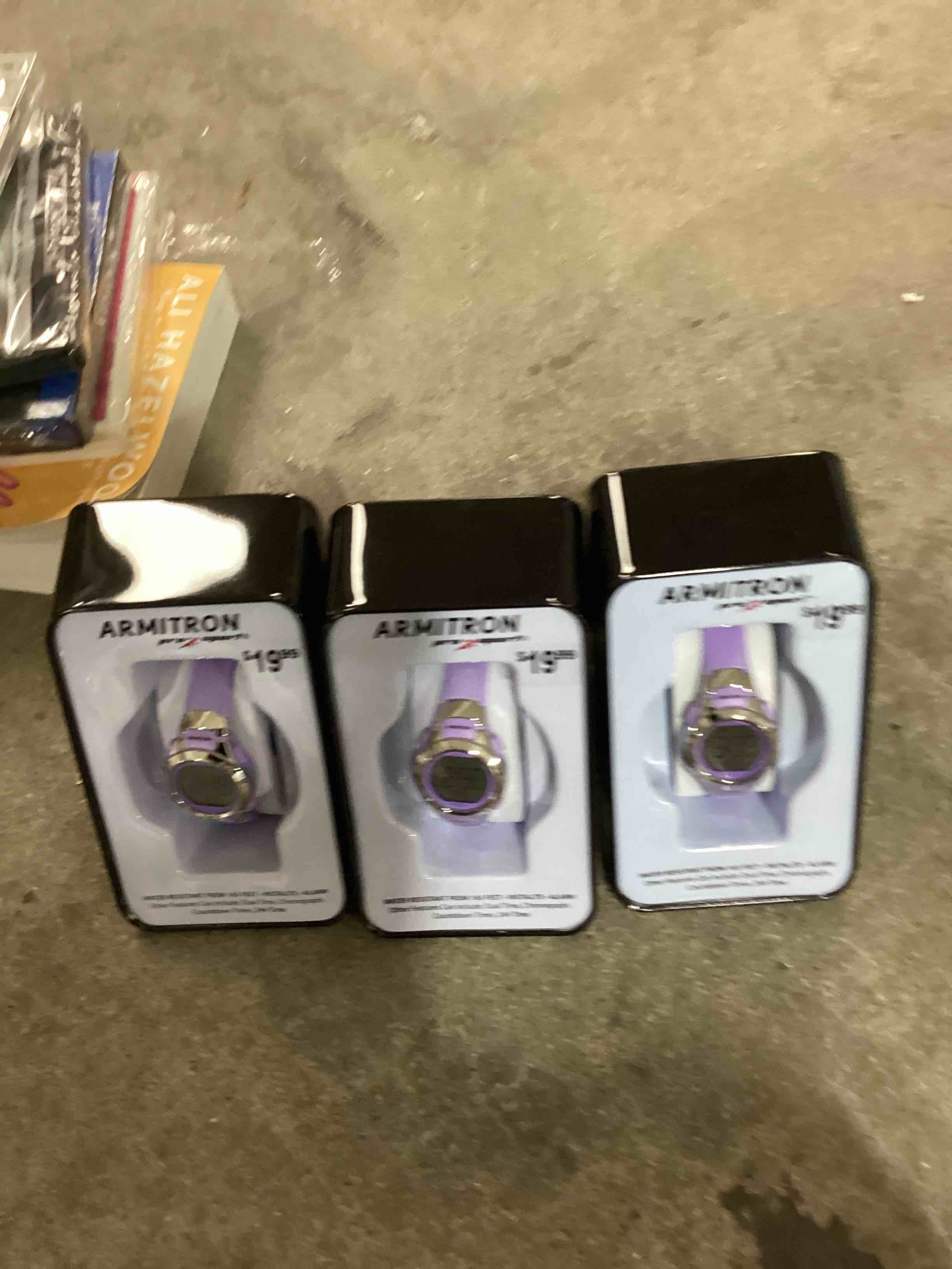 https://s3.amazonaws.com/lotting-images-prod/bidfta/PNK1833940_1755889083506.jpeg