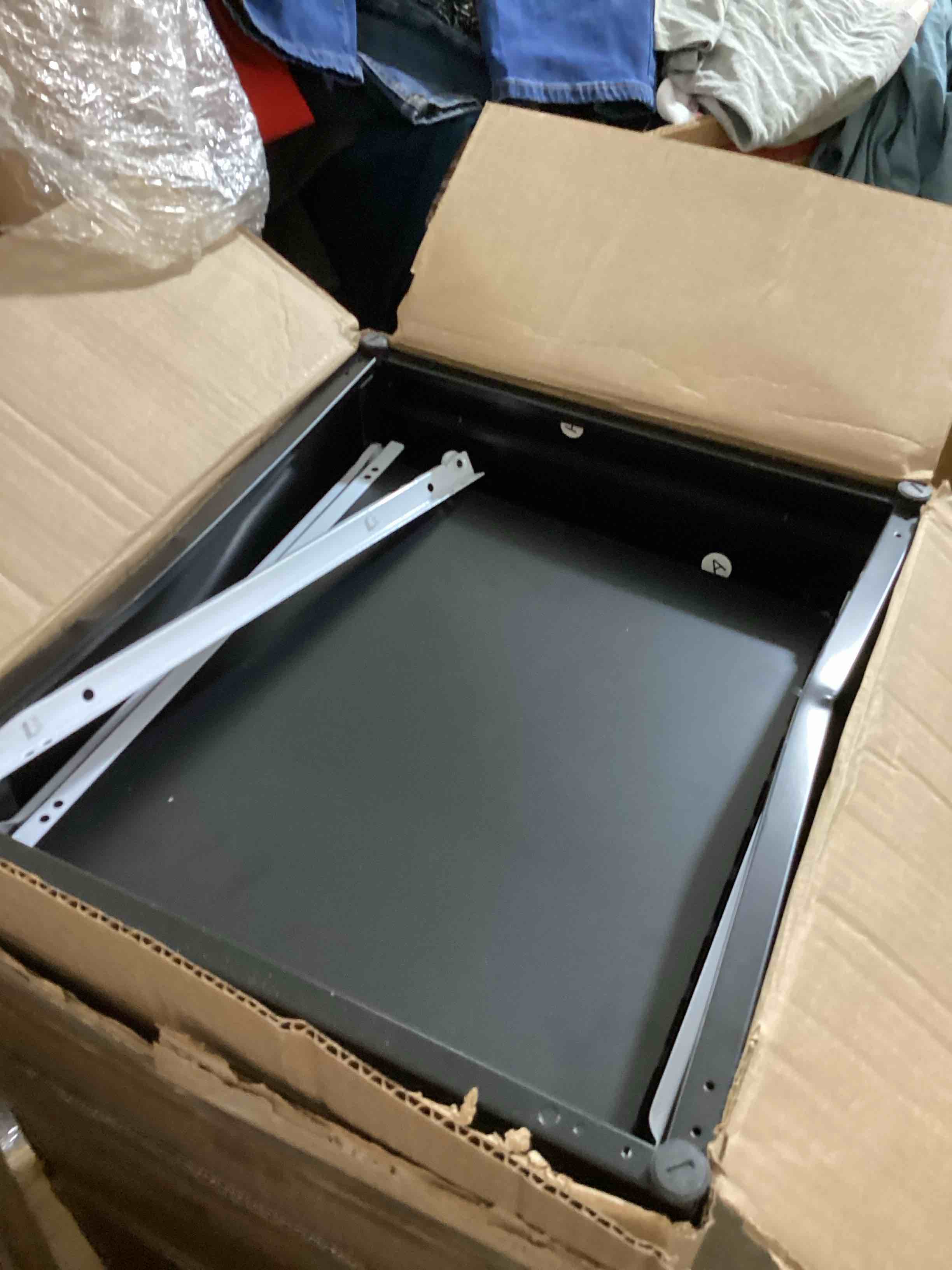 https://s3.amazonaws.com/lotting-images-prod/bidfta/PNK1835012_1750175251212.jpeg