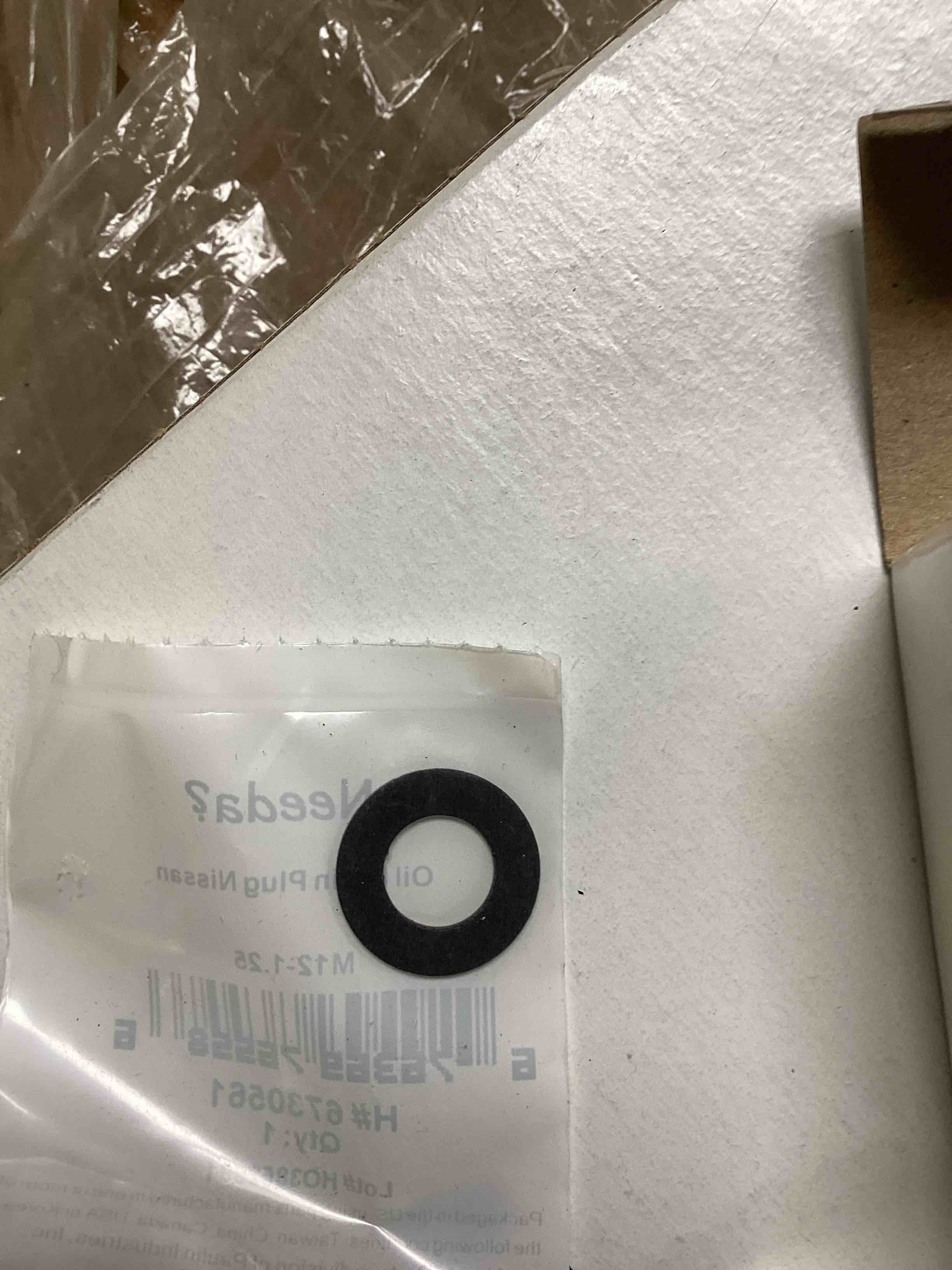 oil drain plug Nissan 
