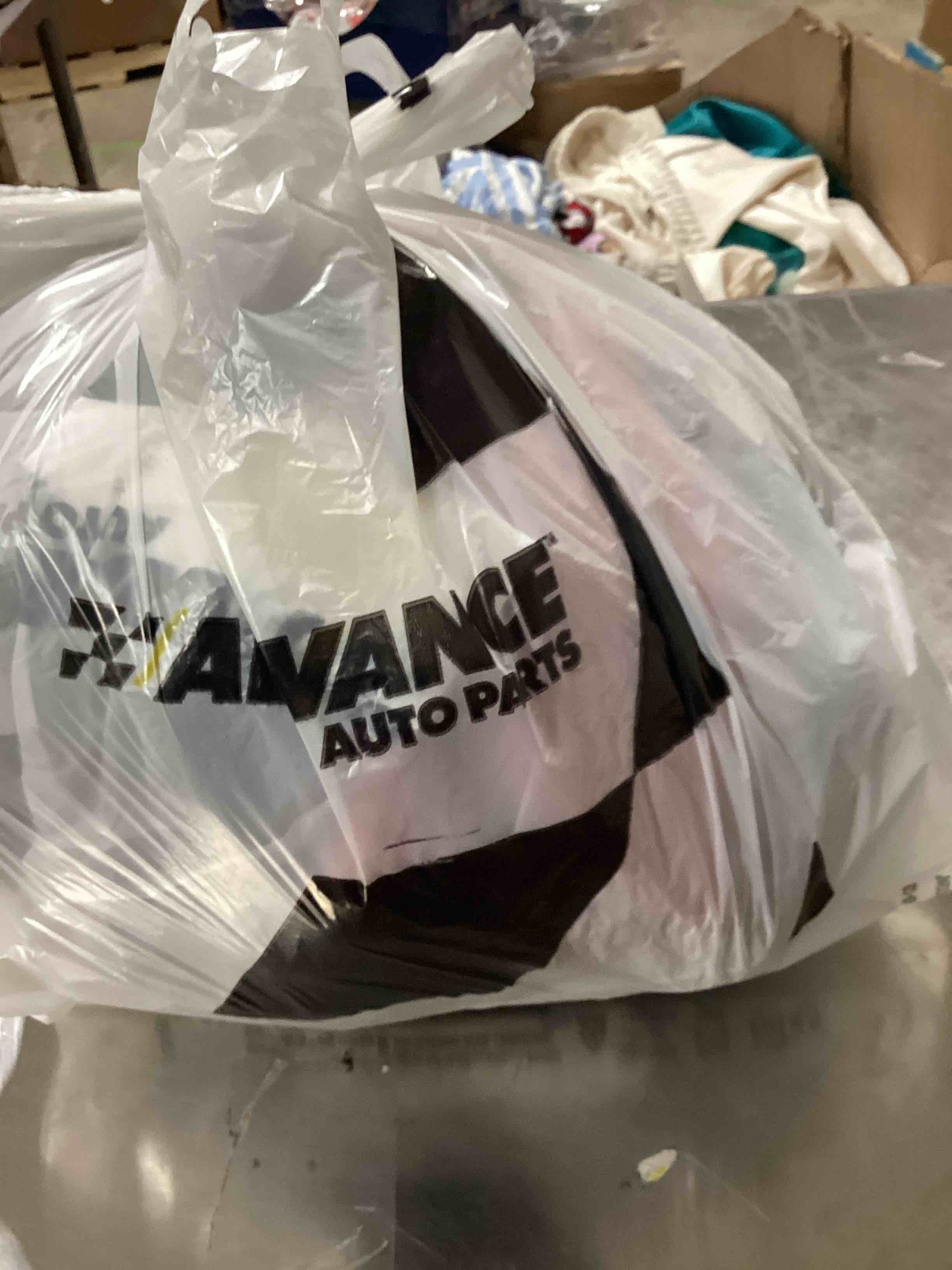 https://s3.amazonaws.com/lotting-images-prod/bidfta/PNK1835774_1750951097472.jpeg