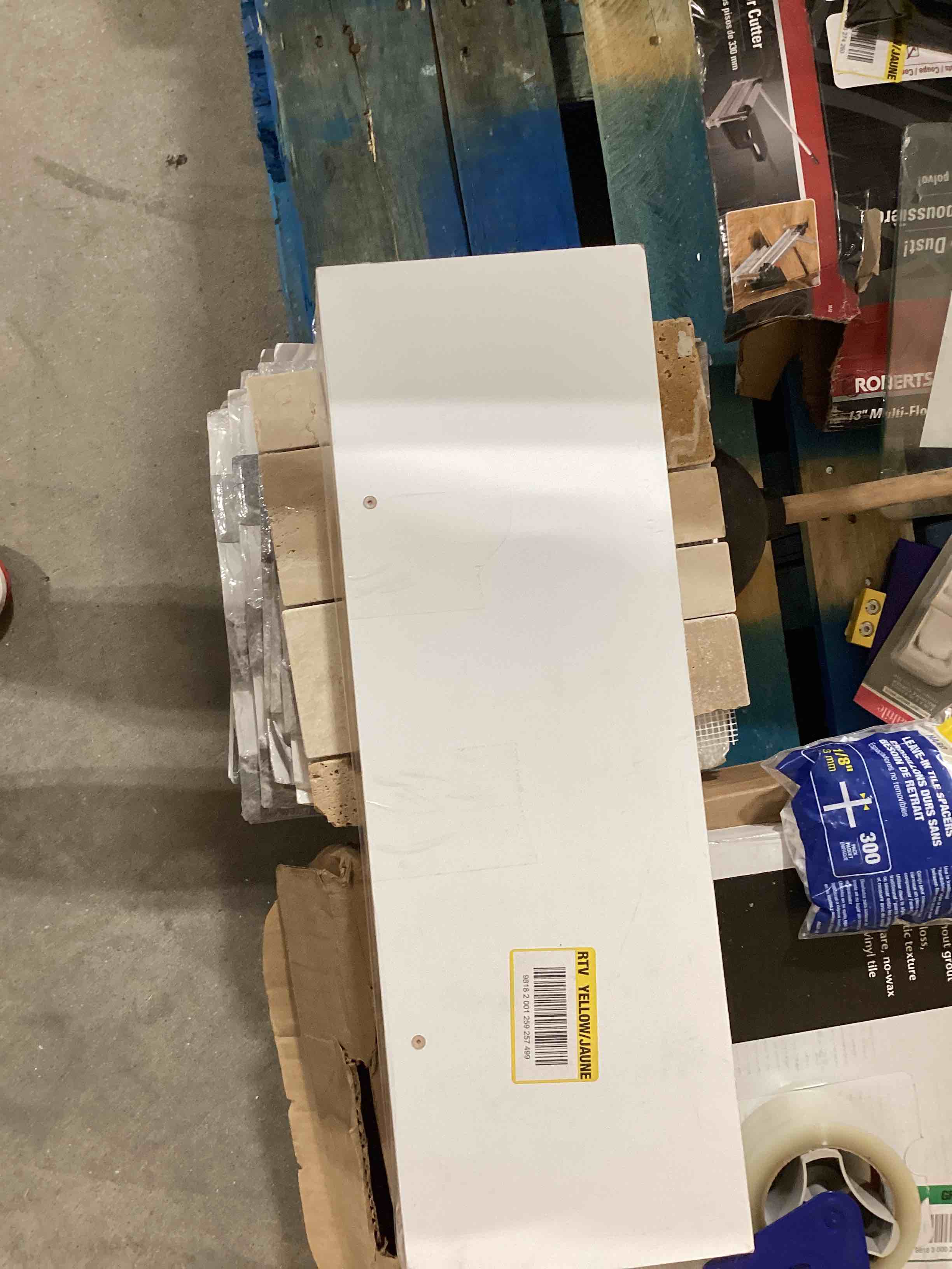 Floating shelf 