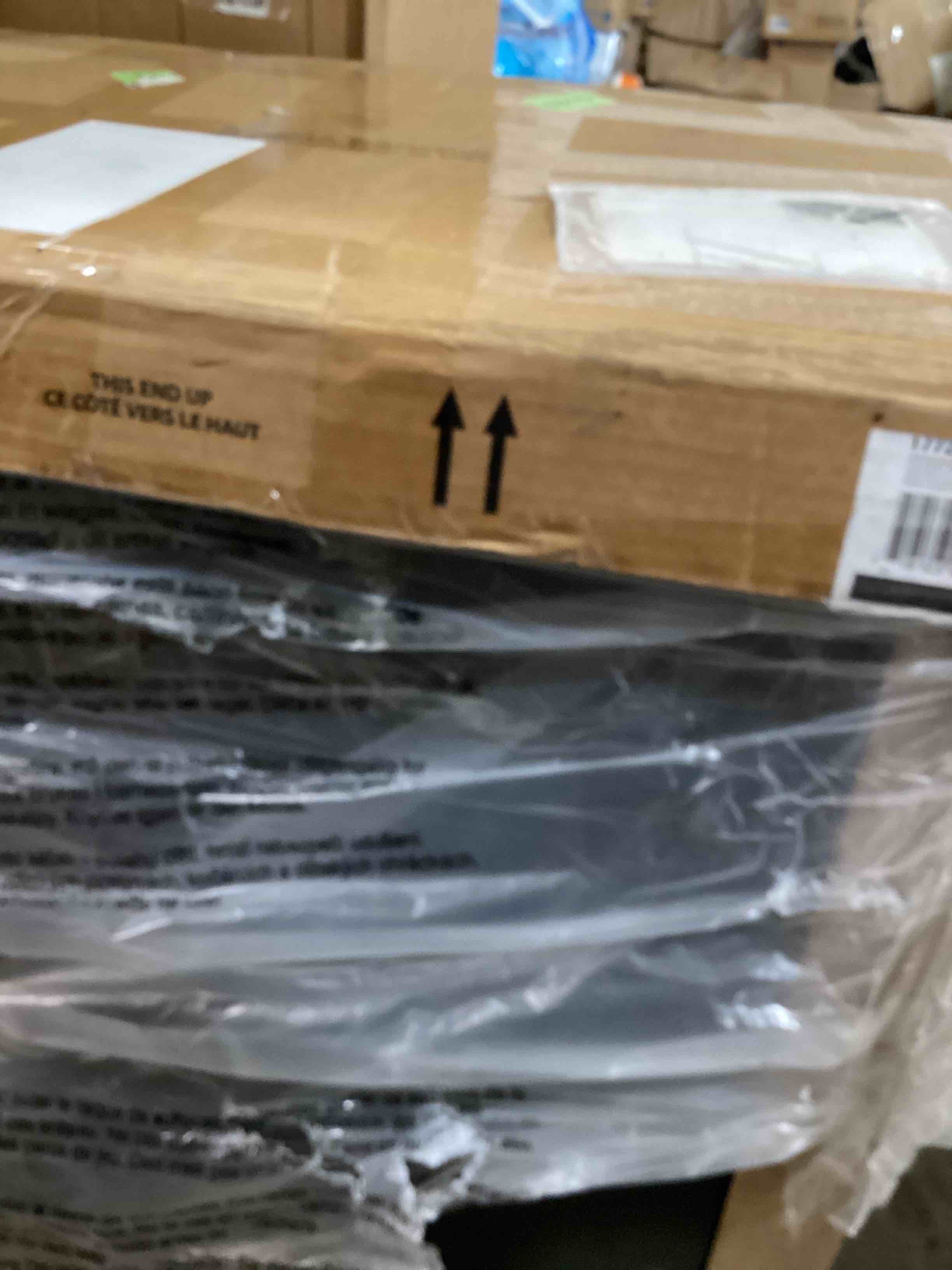 https://s3.amazonaws.com/lotting-images-prod/bidfta/PNK1836251_1751466383003.jpeg
