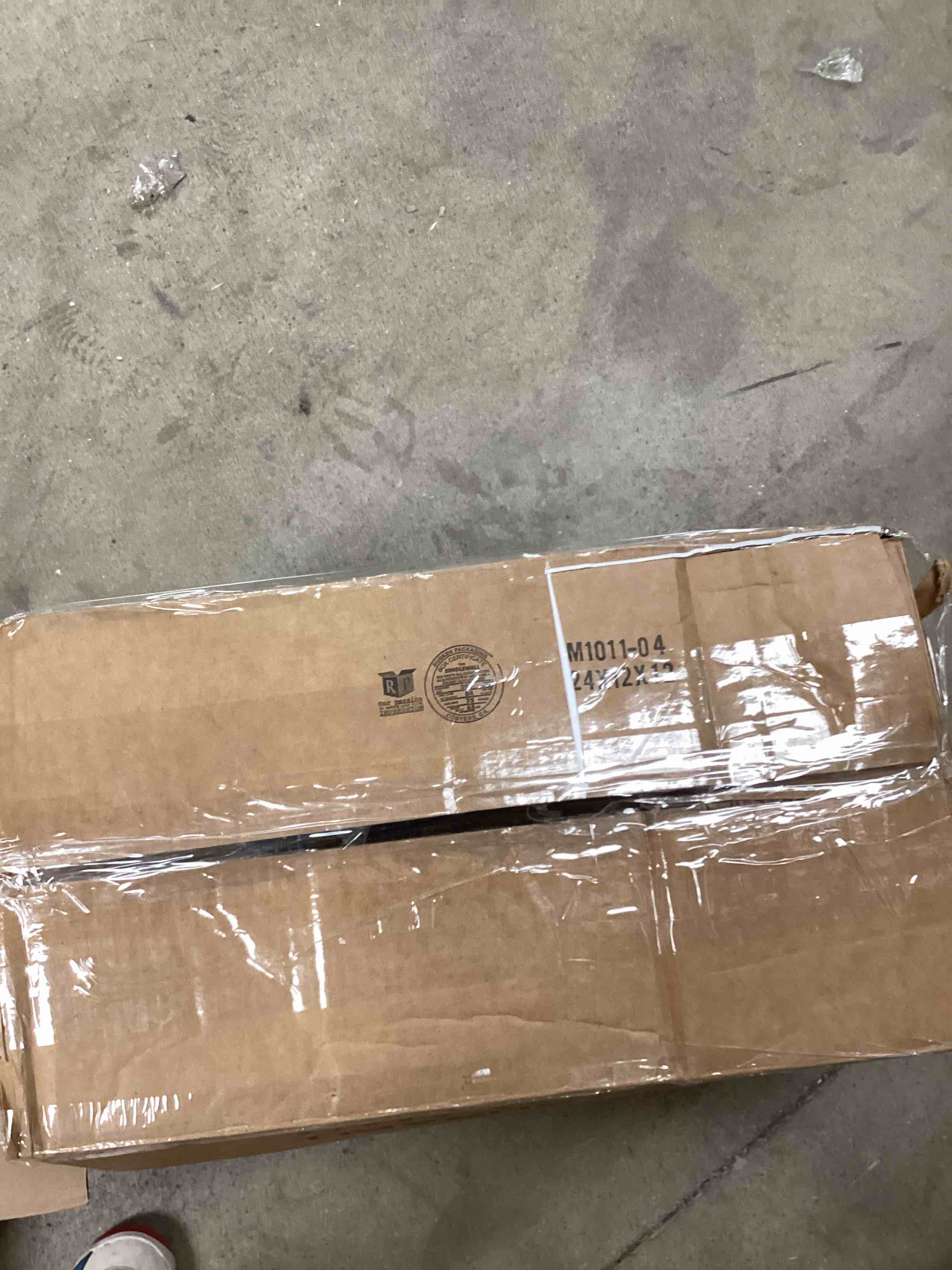https://s3.amazonaws.com/lotting-images-prod/bidfta/PNK1836271_1751554485573.jpeg