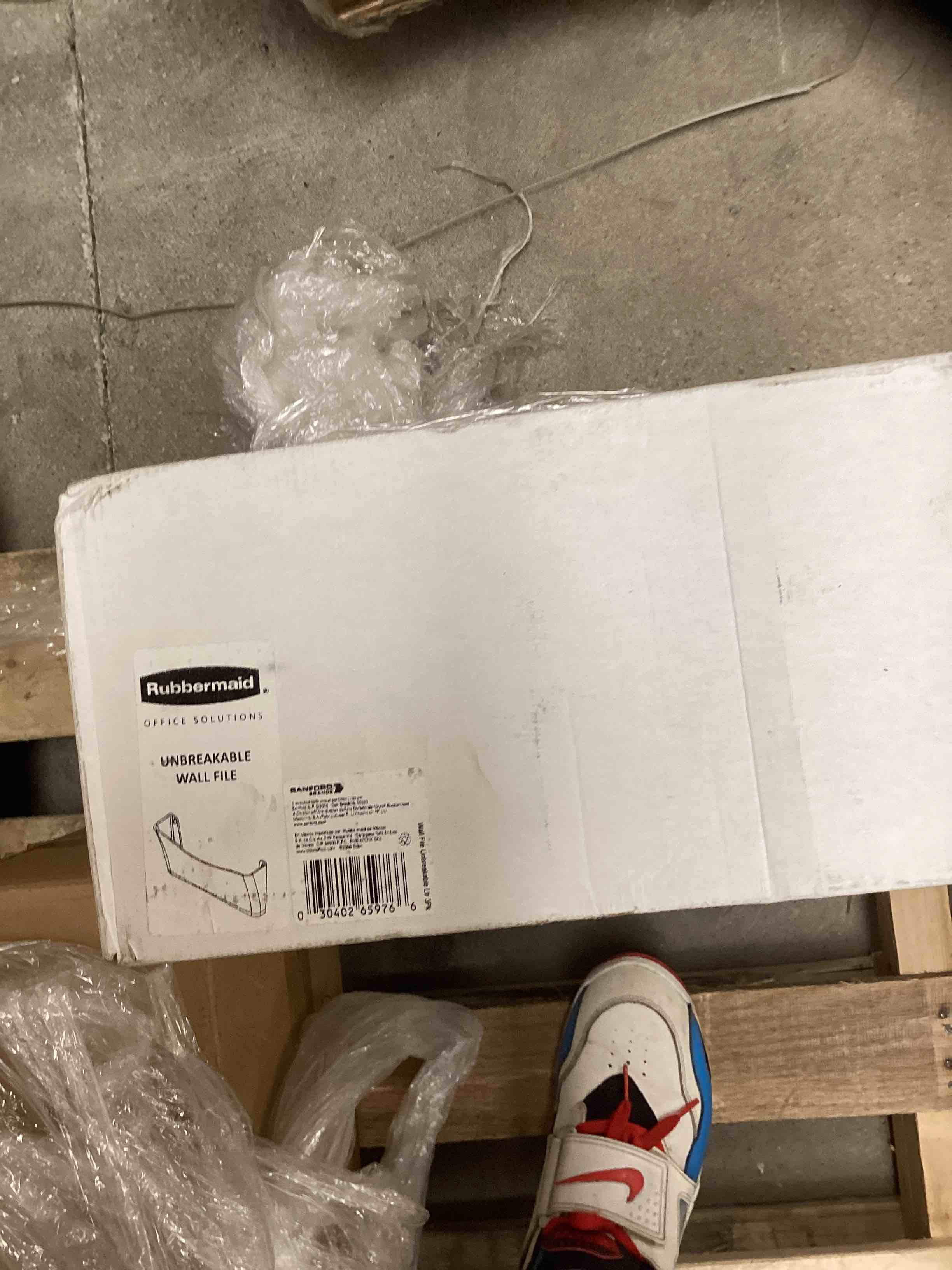 https://s3.amazonaws.com/lotting-images-prod/bidfta/PNK1836325_1751566355064.jpeg