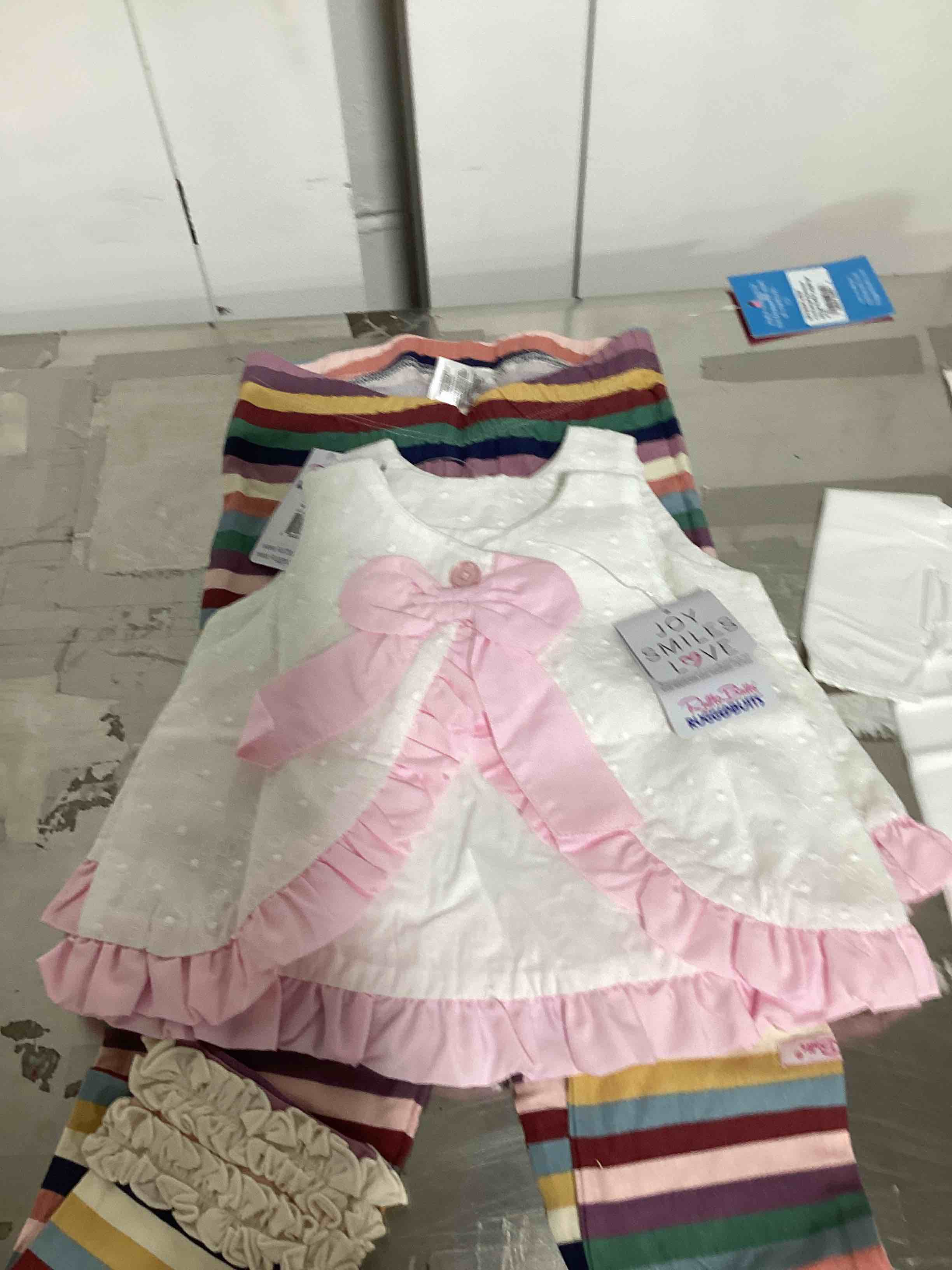 https://s3.amazonaws.com/lotting-images-prod/bidfta/PNK1837189_1756477665570.jpeg