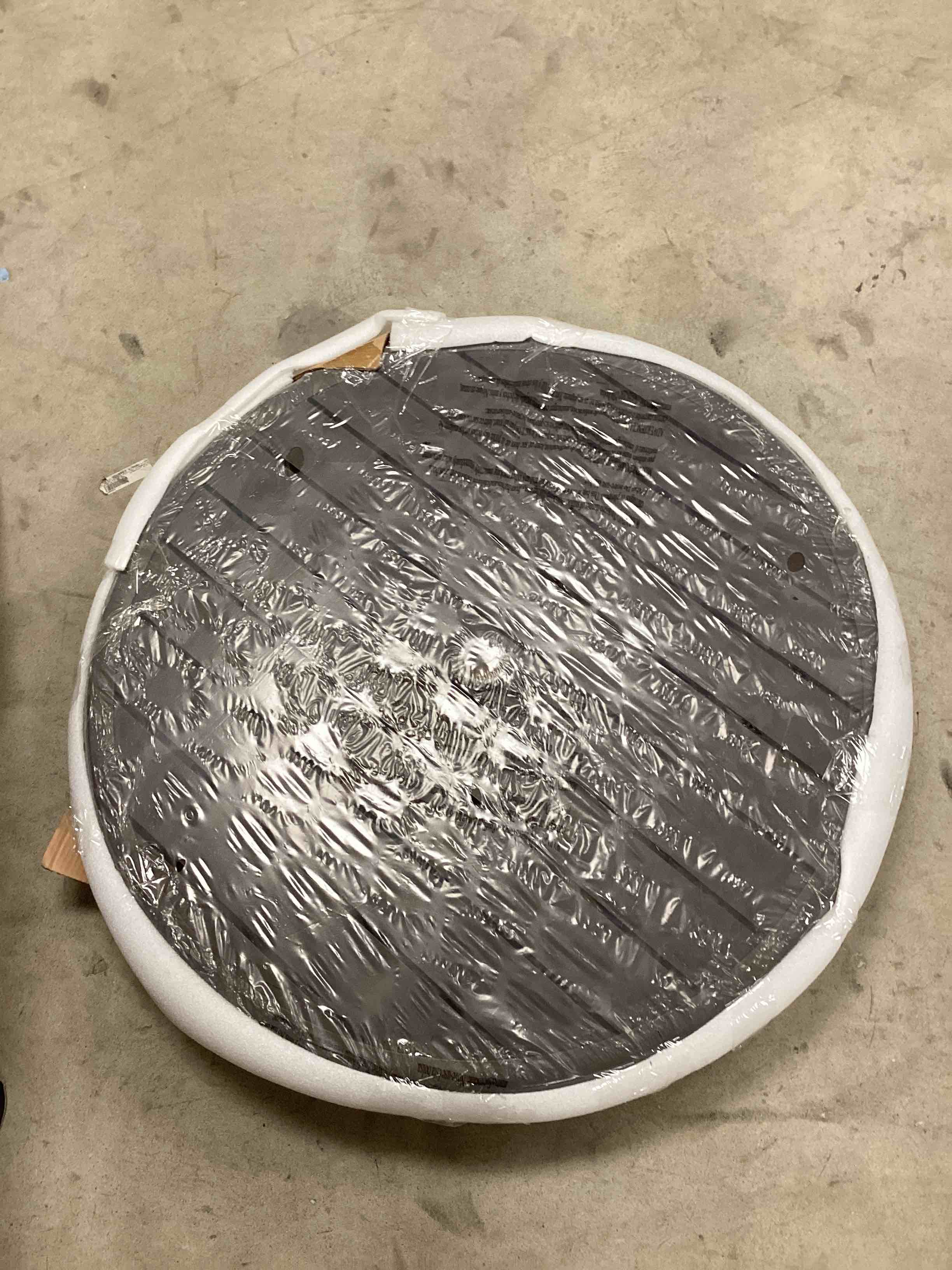 Mallin Outdoor table 36” round 